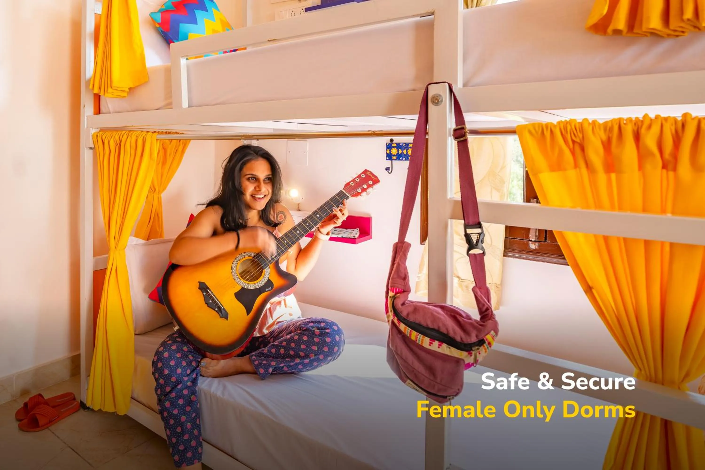 Bed in goSTOPS Mukteshwar - Private Rooms and Dorms