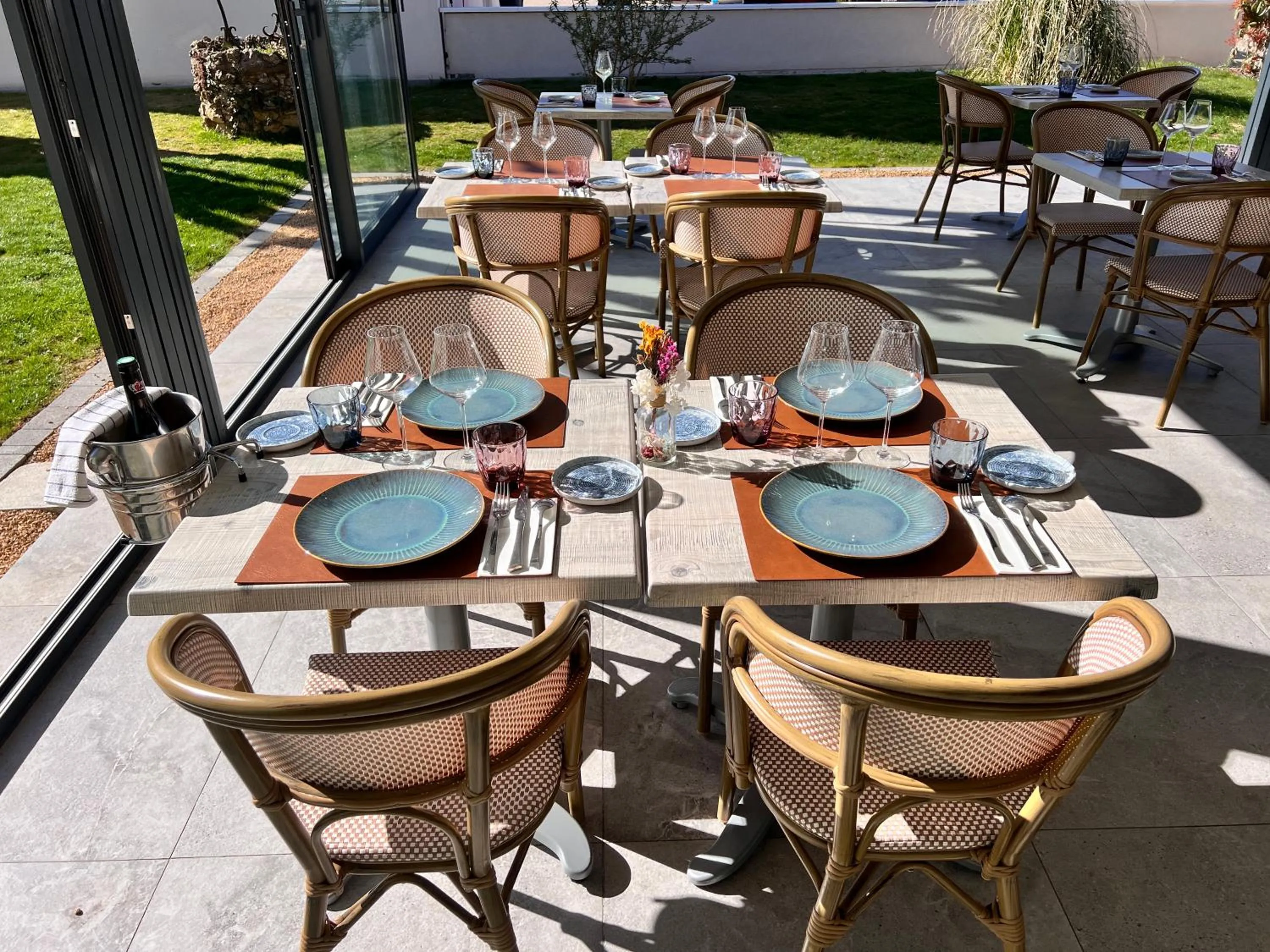 Patio in Auberge la musardière