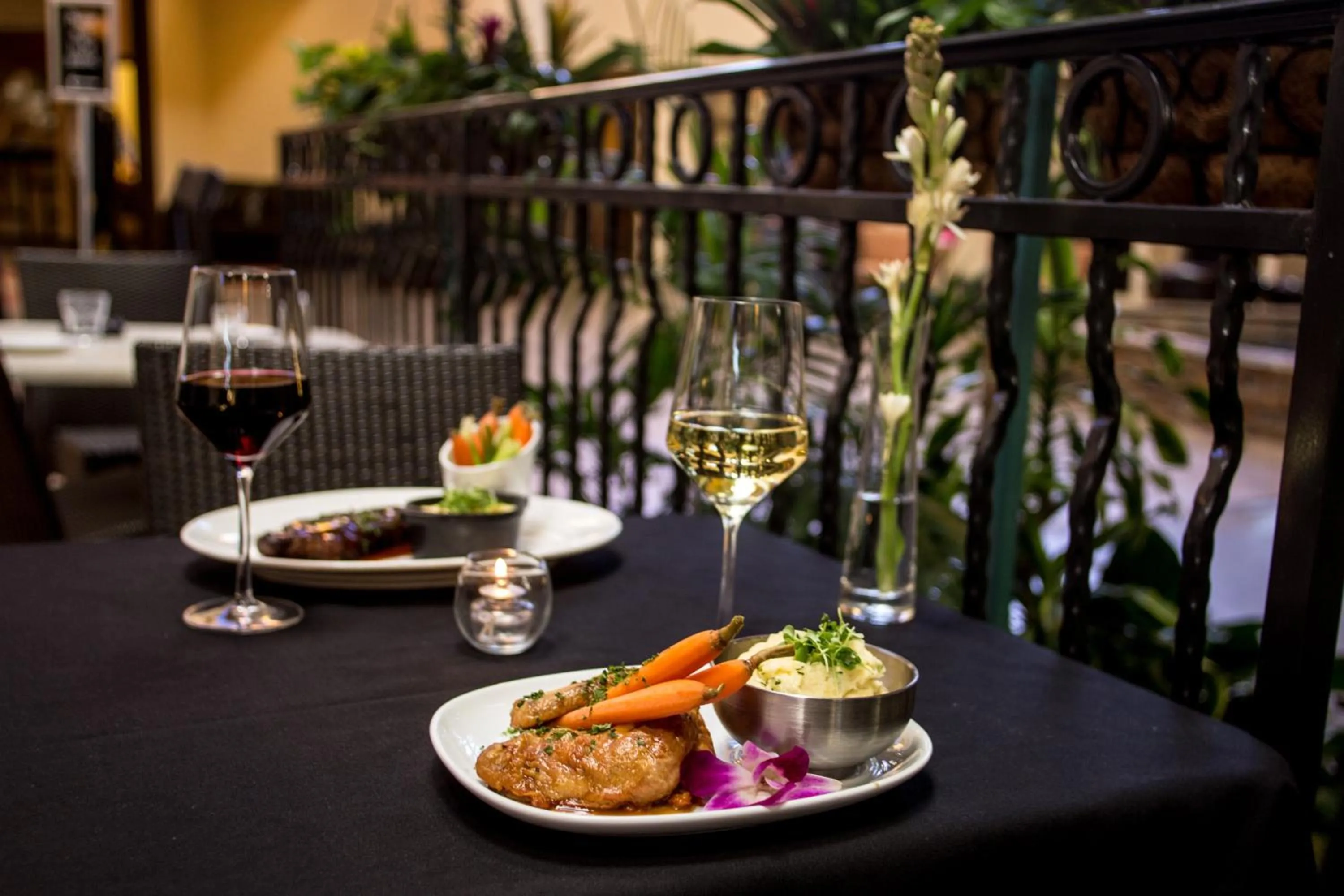 Restaurant/places to eat in Concord Plaza Hotel