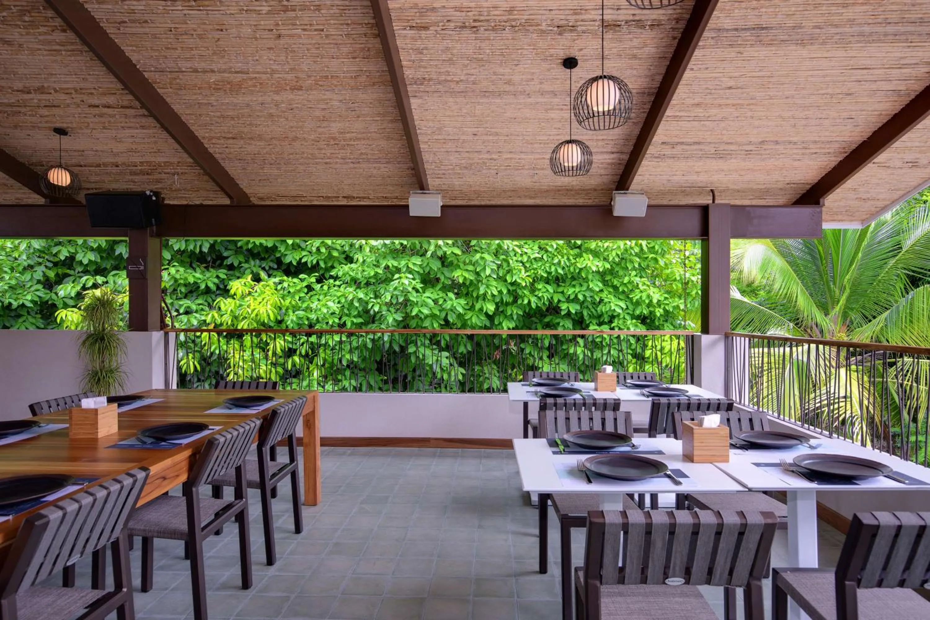 Restaurant/places to eat in Botanika Osa Peninsula, Curio Collection By Hilton