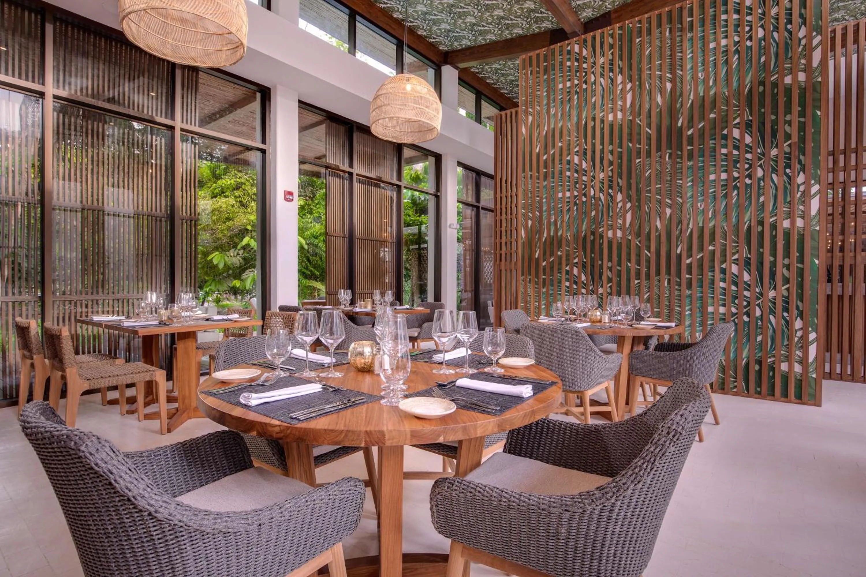 Restaurant/places to eat in Botanika Osa Peninsula, Curio Collection By Hilton