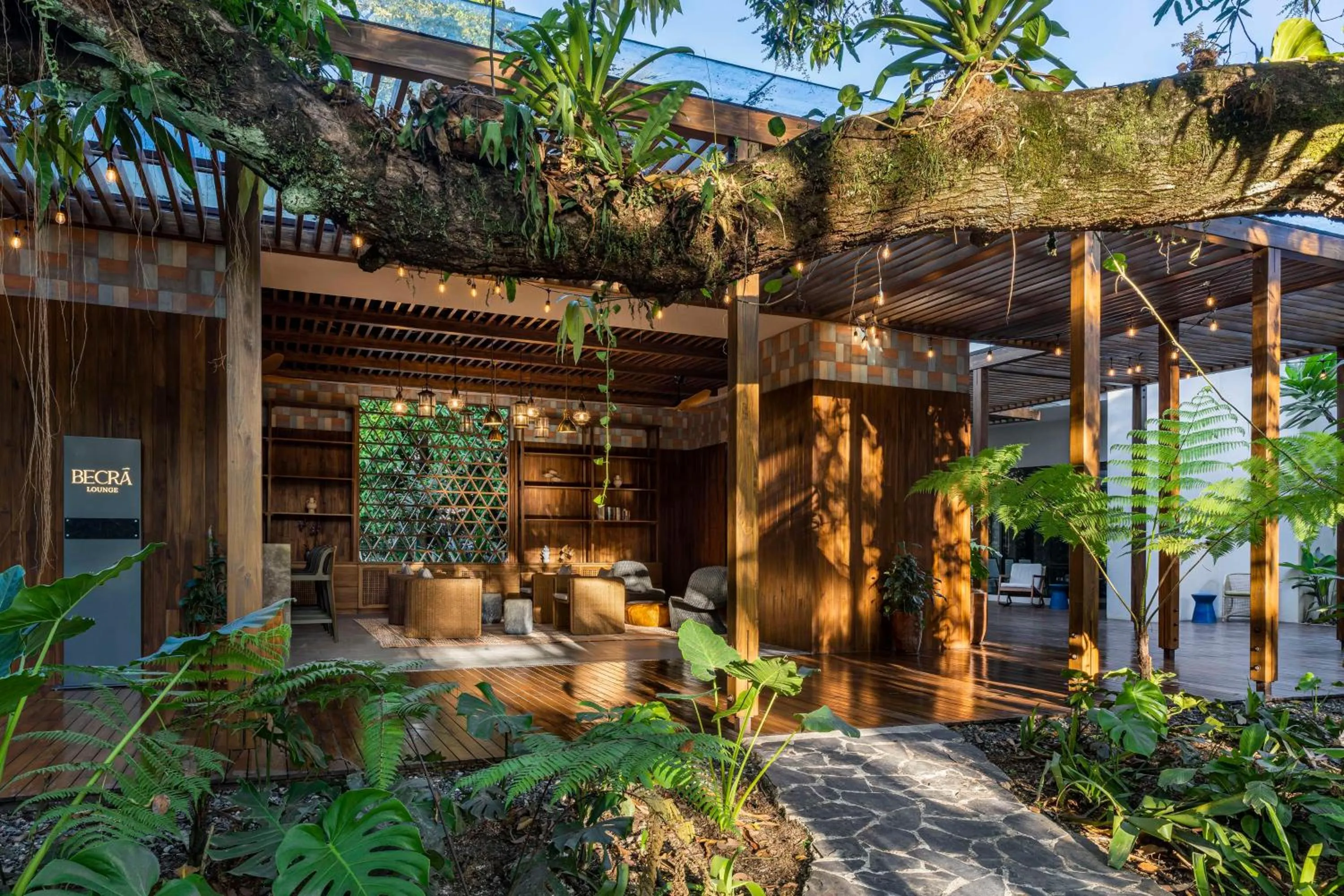 Restaurant/places to eat in Botanika Osa Peninsula, Curio Collection By Hilton