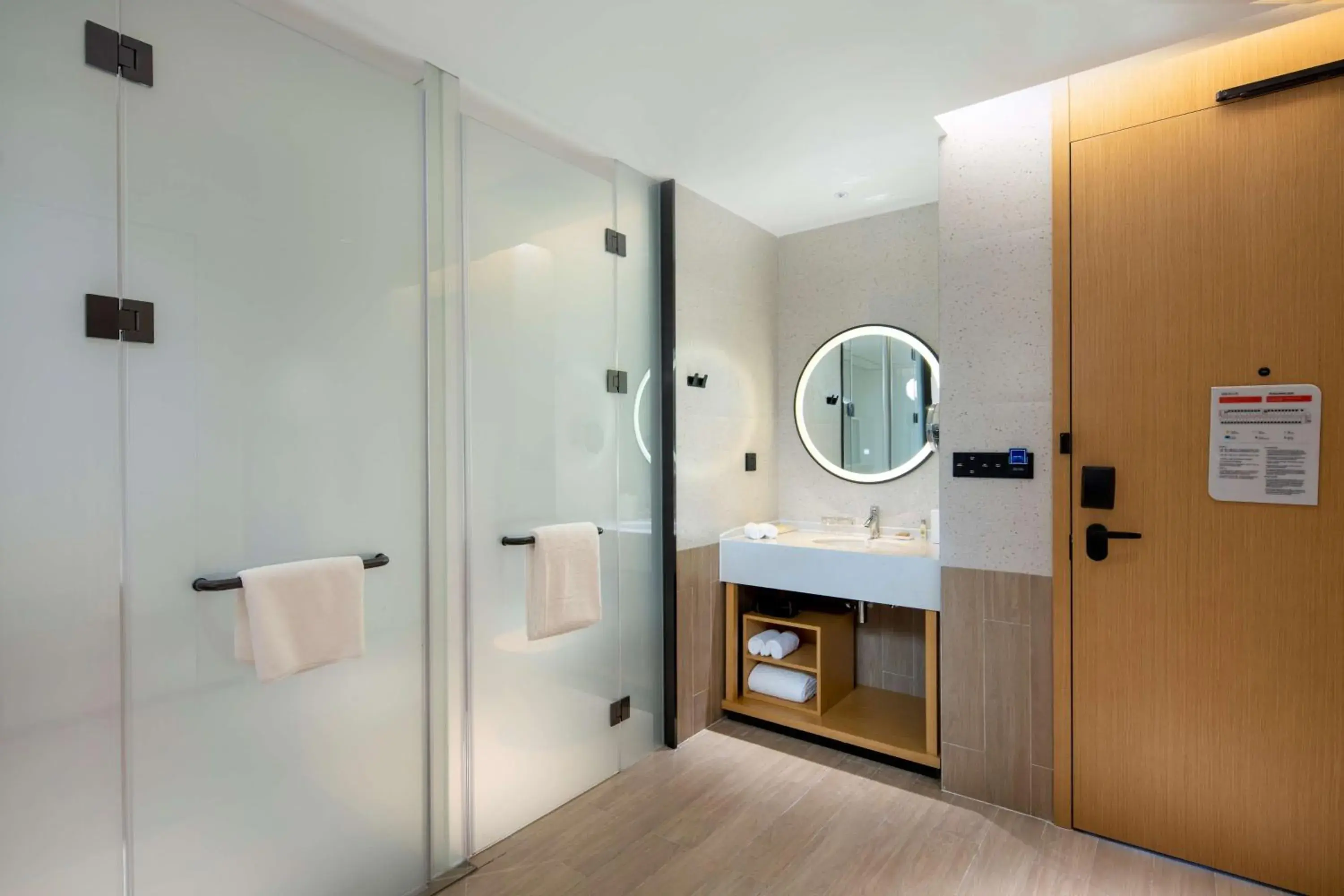 King Guest Room in Hilton Garden Inn Shenzhen Nanshan Avenue King Guest Room in Hilton Garden Inn Shenzhen Nanshan Avenue