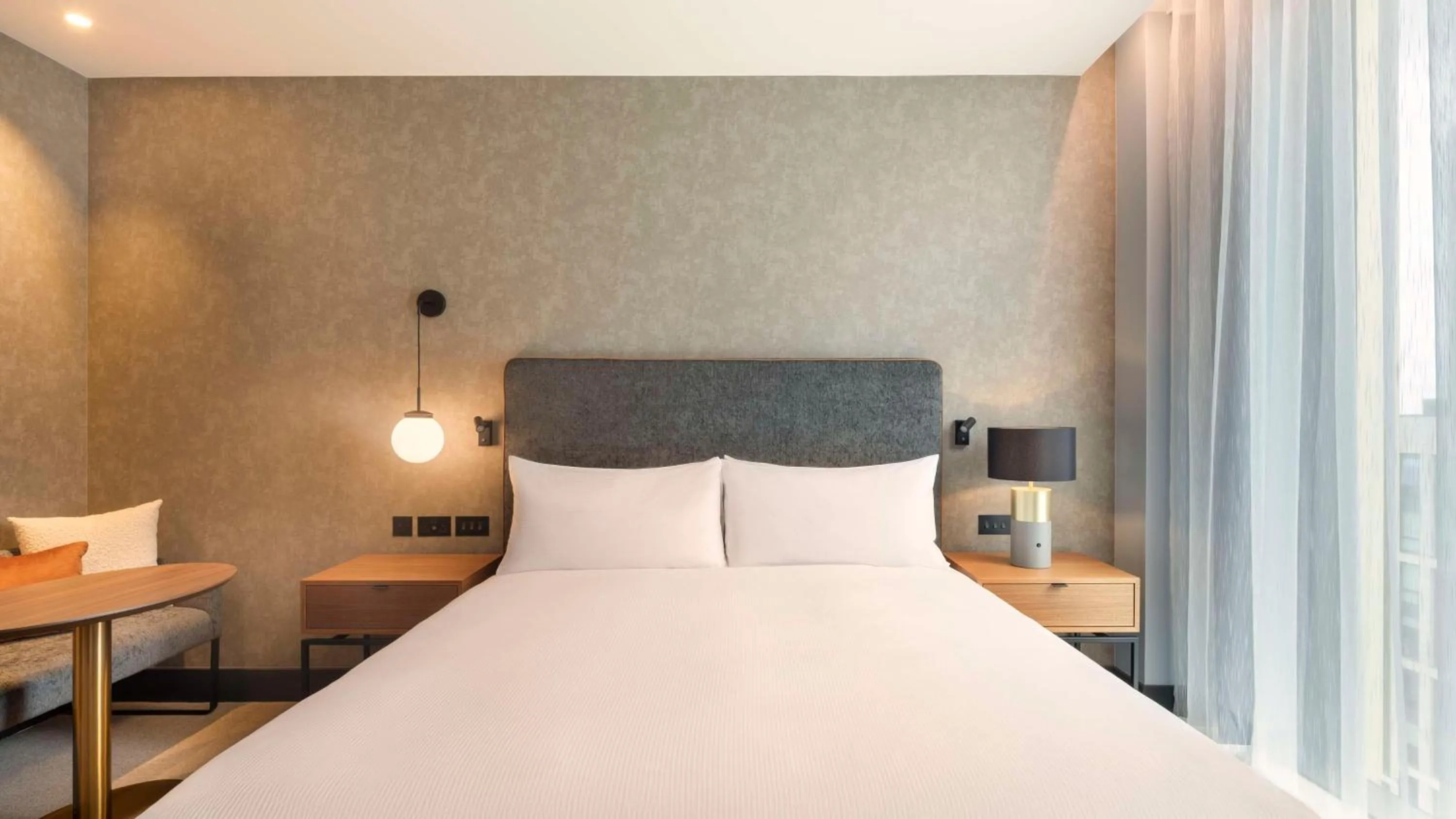 Bed in Hilton Woking