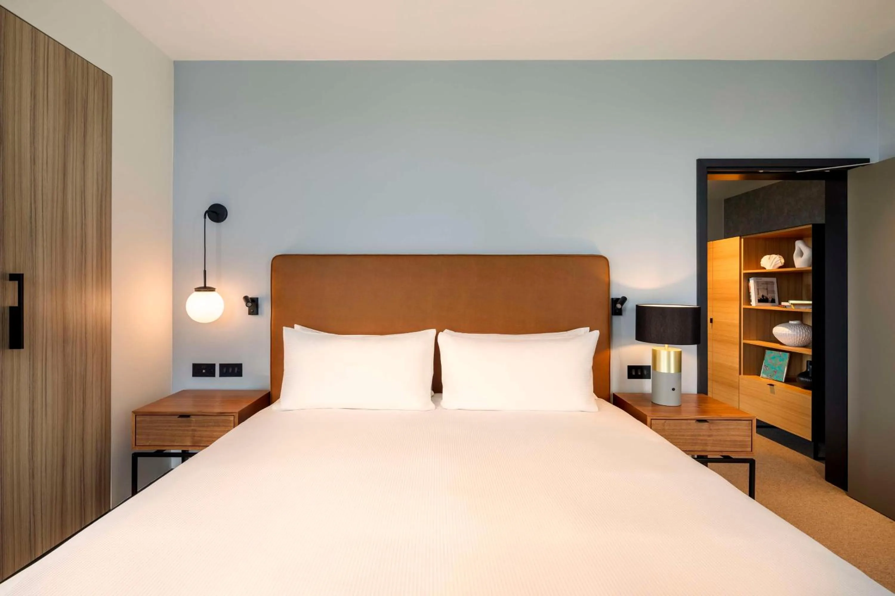 Bed in Hilton Woking