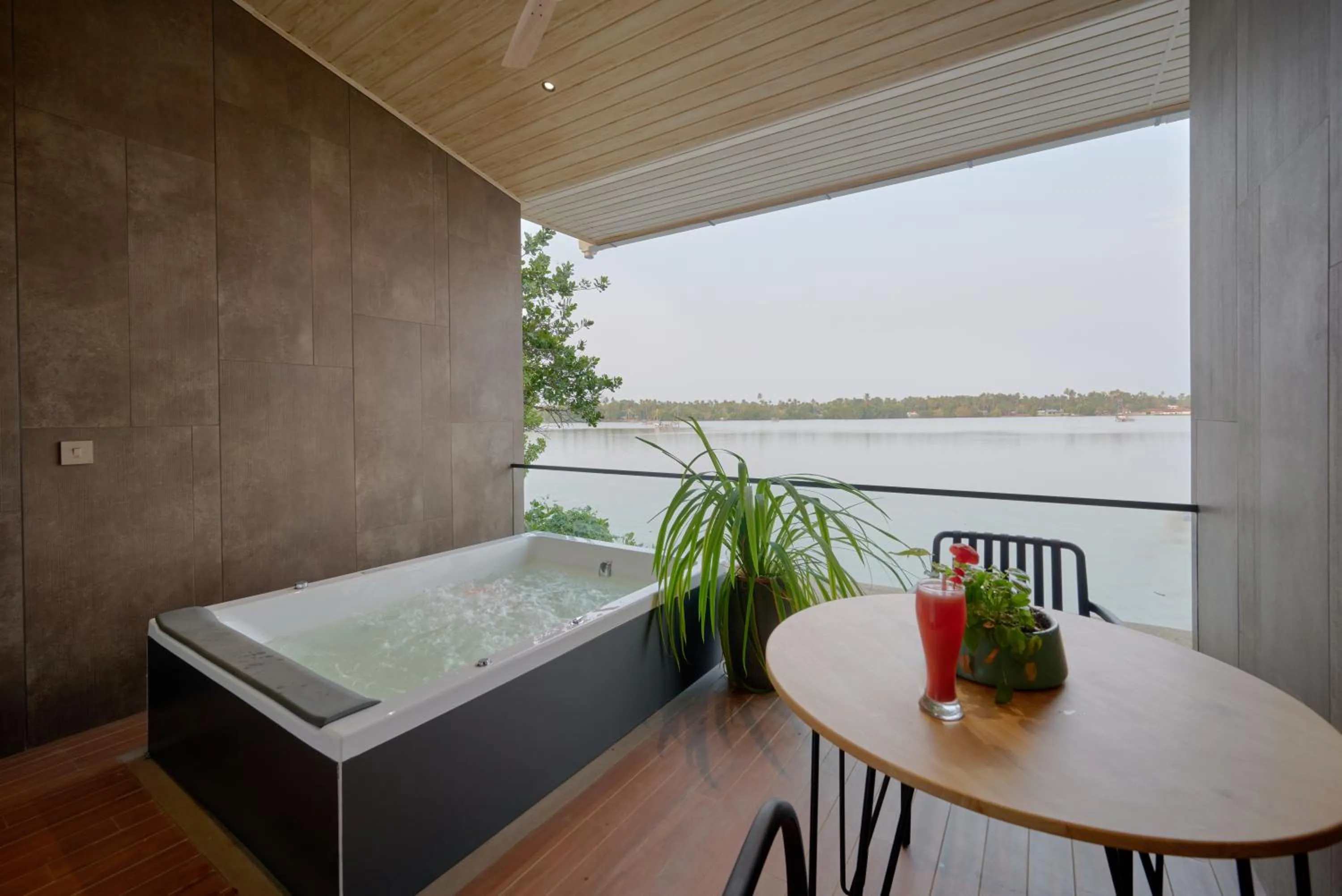 Bed in Lago Leisure Resort & Spa