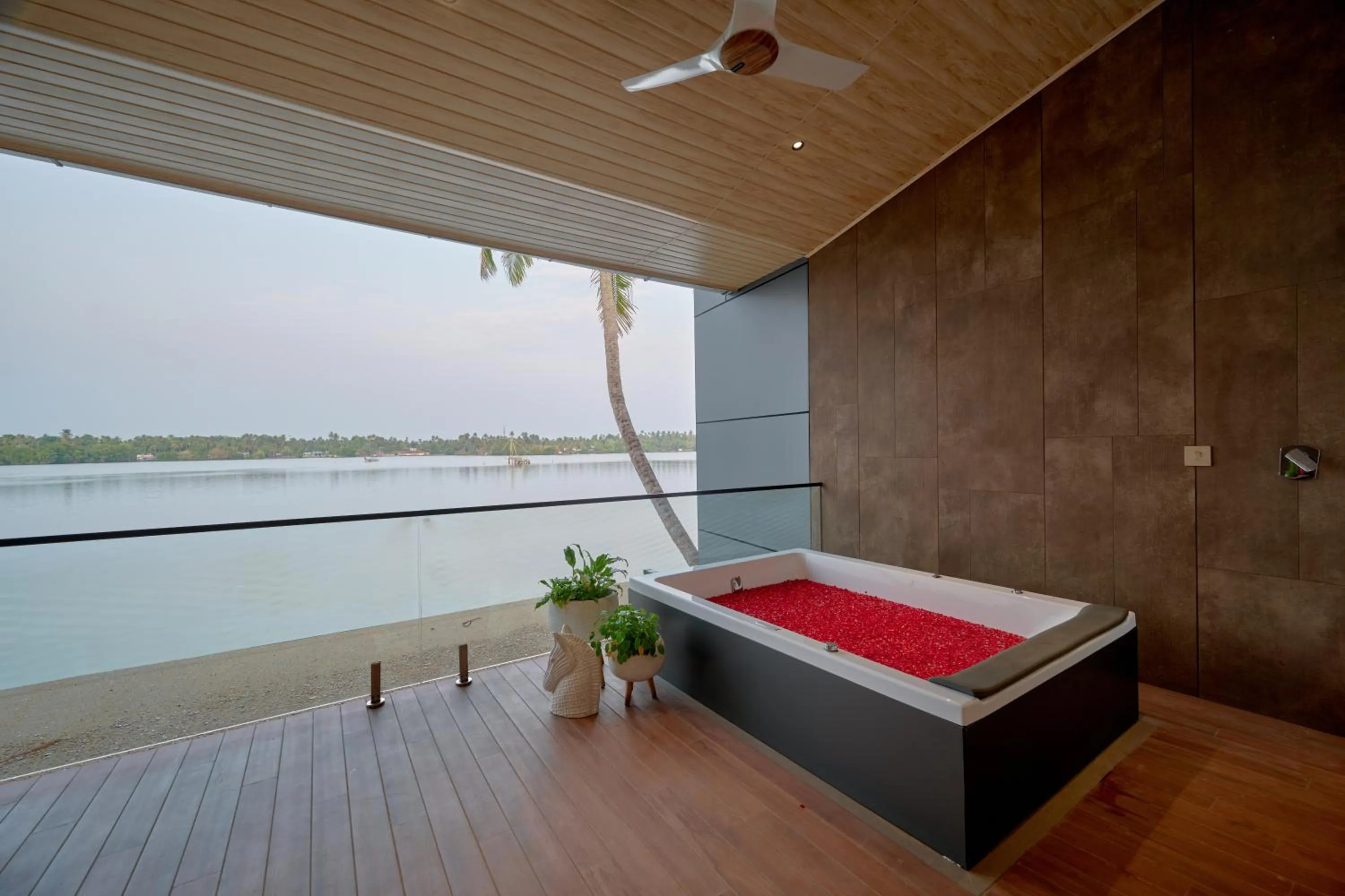 Balcony/Terrace, Bed in Lago Leisure Resort & Spa