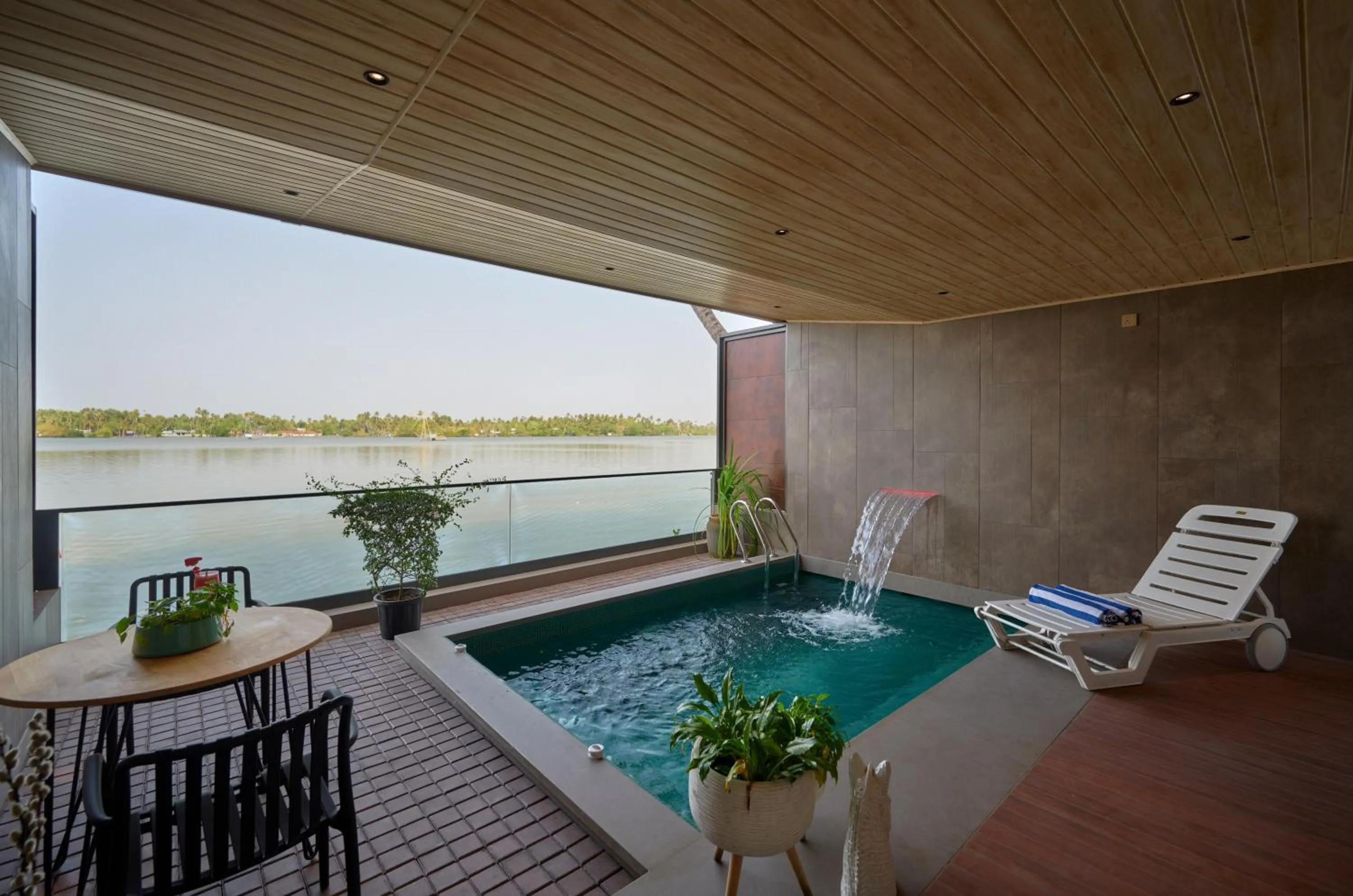 Lago Leisure Resort & Spa