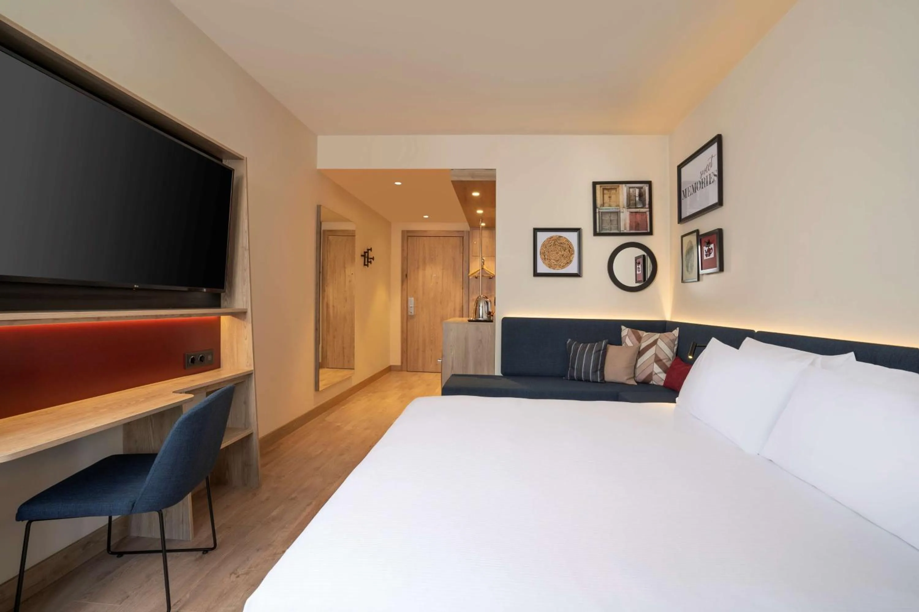 Bedroom, Bed in Hampton By Hilton Tashkent