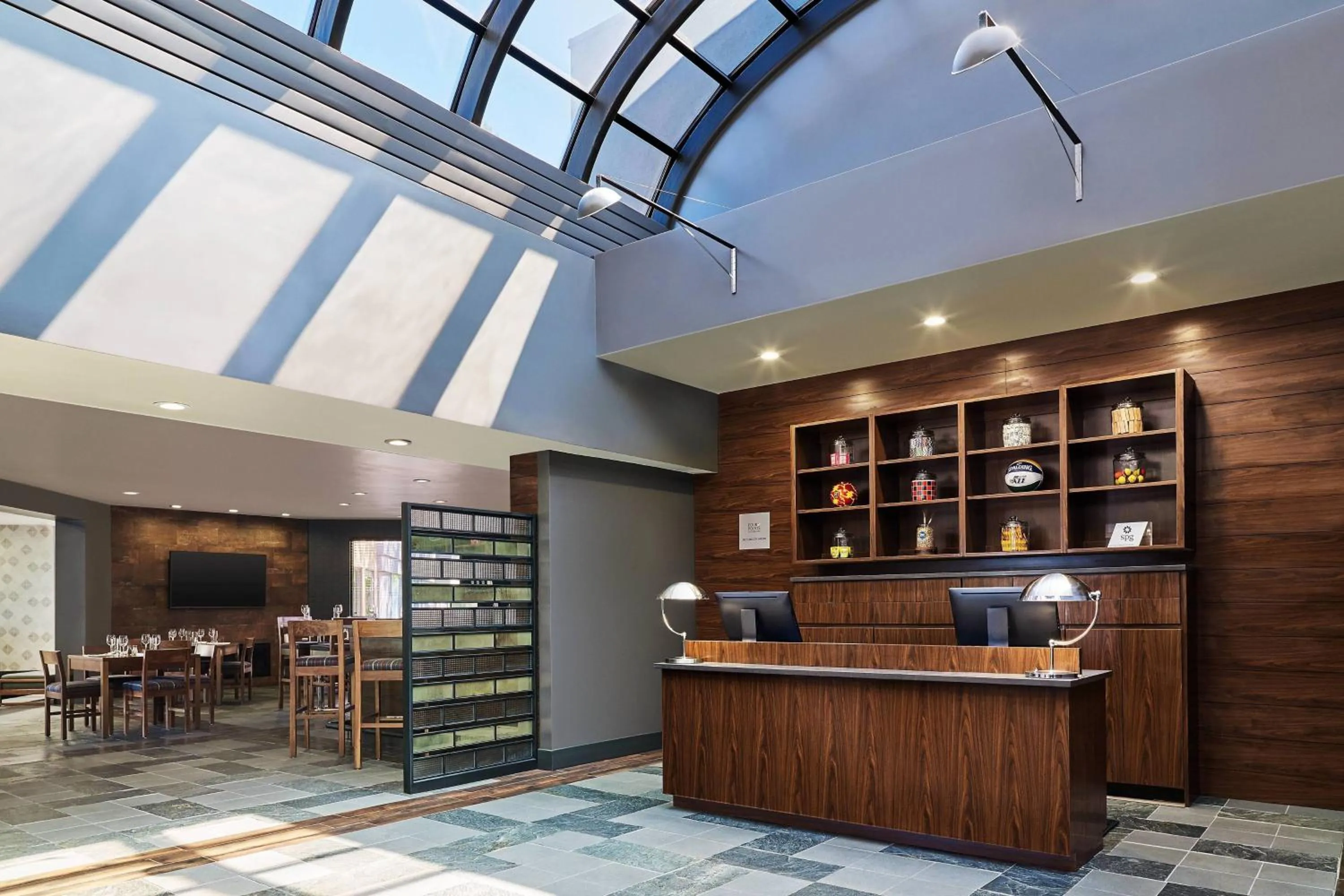 Lobby or reception in Four Points by Sheraton Salt Lake City Airport