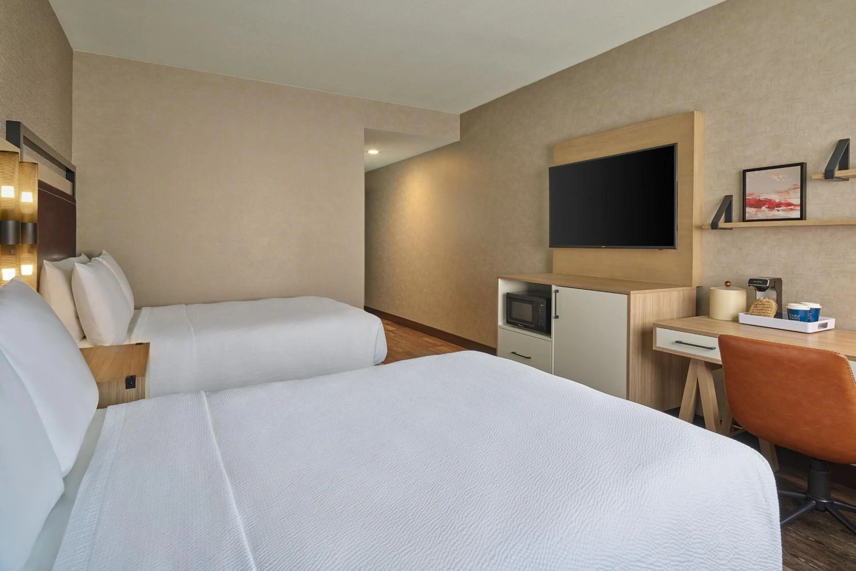 Photo of the whole room, Bed in Four Points by Sheraton Salt Lake City Airport