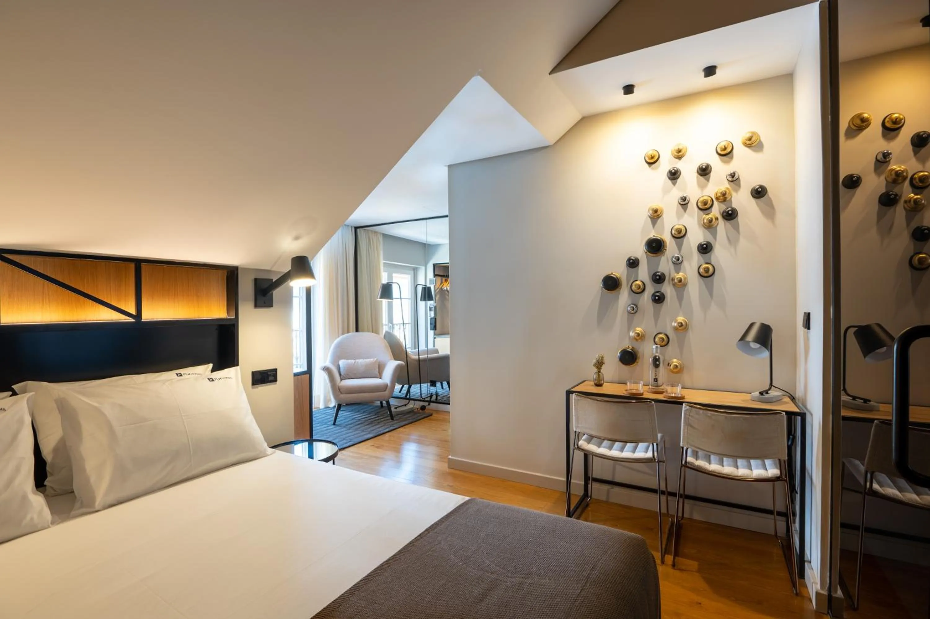 Photo of the whole room, Bed in Ferraria XVI FLH Hotels Lisboa