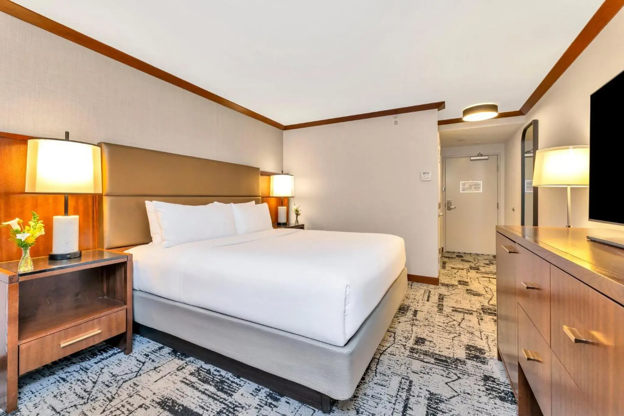 Standard King Room in Crowne Plaza Hotel Foster City-San Mateo by IHG Standard King Room in Crowne Plaza Hotel Foster City-San Mateo by IHG