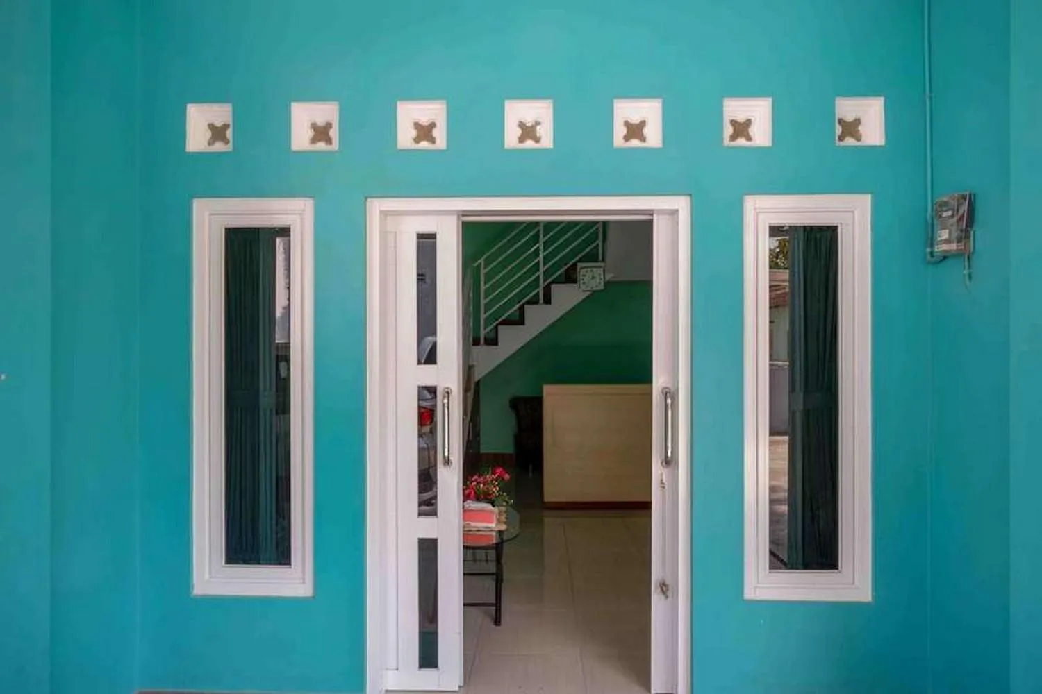 Lobby or reception in Griya Zukarnaen Syariah near Universitas Mercubuana Yogyakarta RedPartner