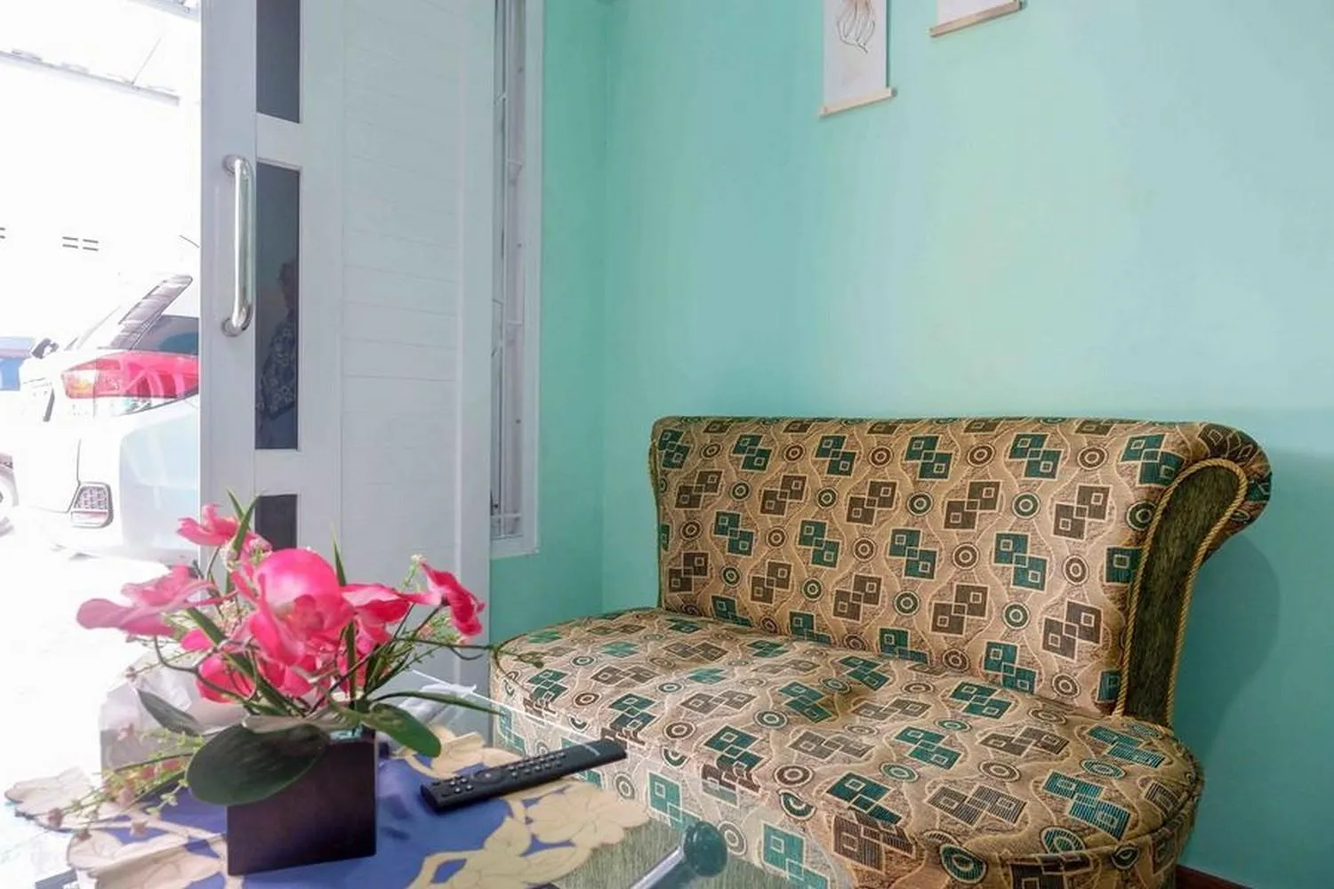 Lobby or reception, Bed in Griya Zukarnaen Syariah near Universitas Mercubuana Yogyakarta RedPartner