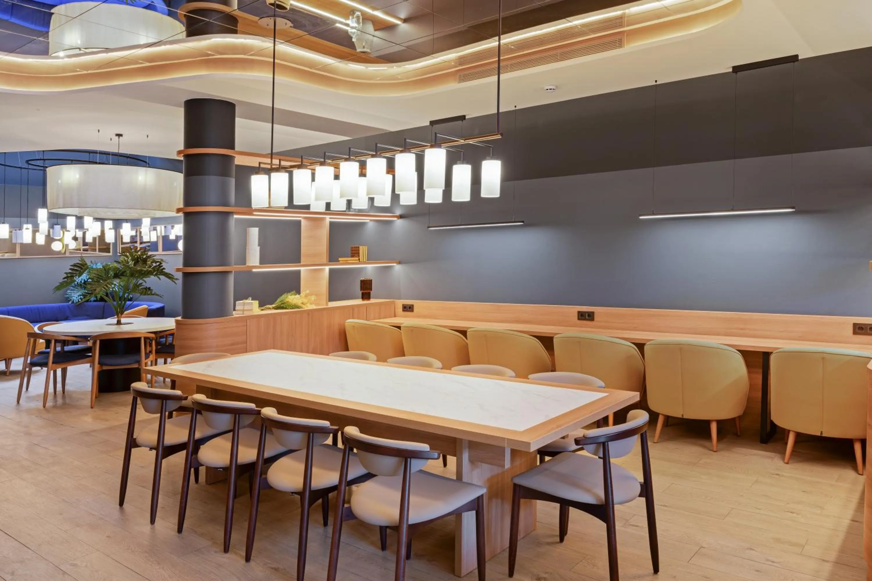 Restaurant/places to eat in B&B HOTEL Málaga Centro