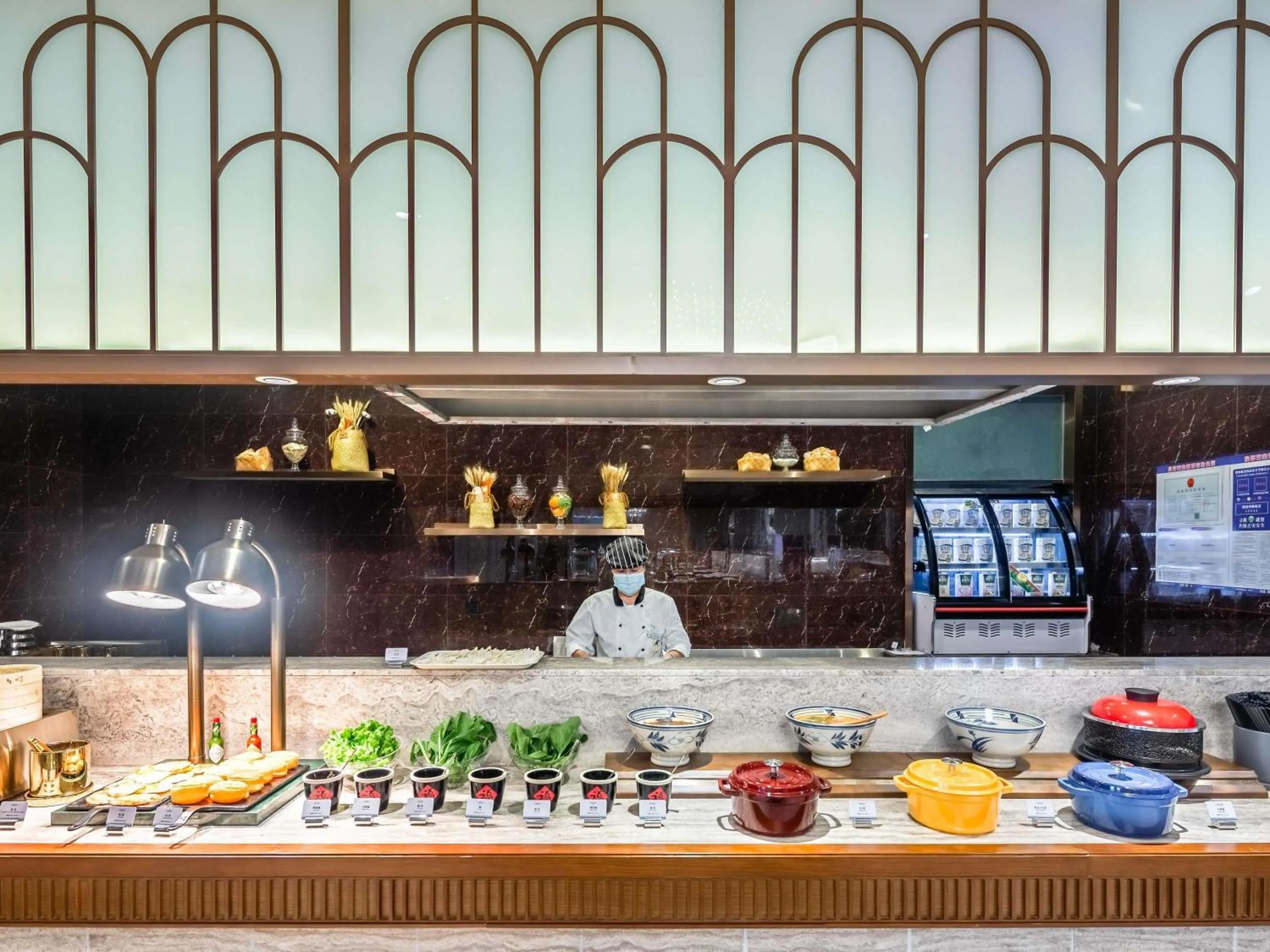 Restaurant/places to eat in Mercure Qingdao Downtown