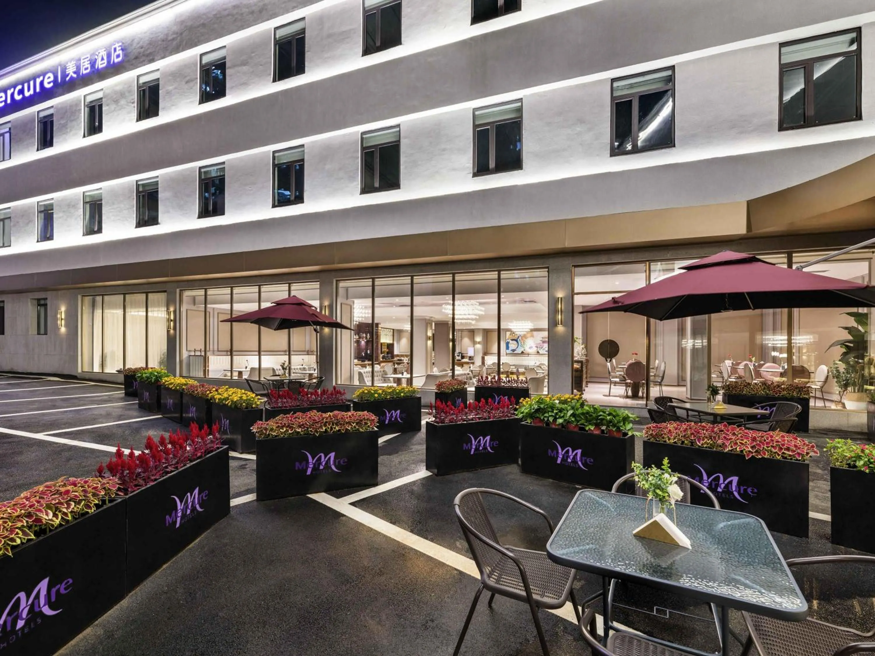 Property building in Mercure Qingdao Downtown