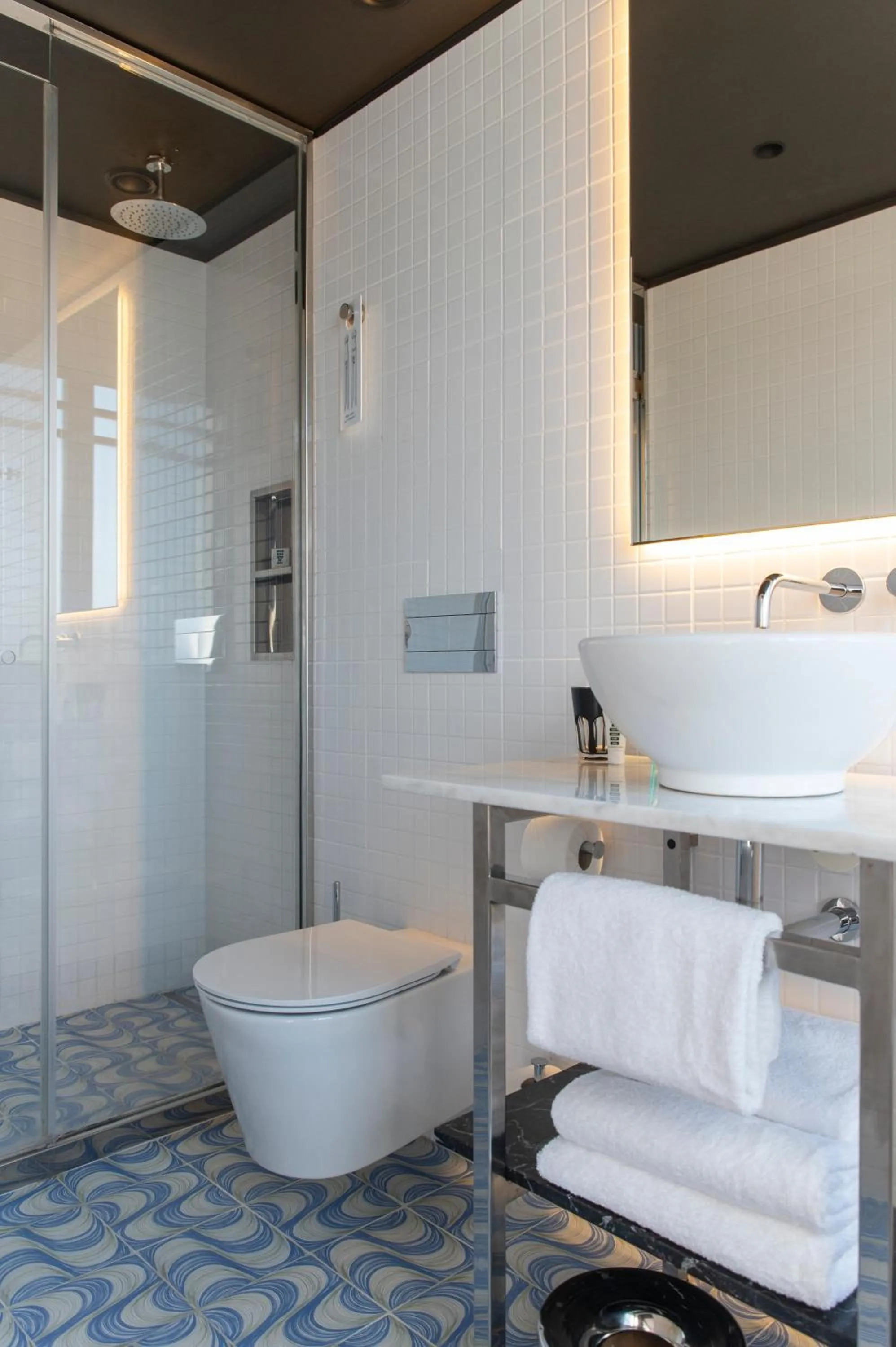 Shower in Mama Shelter Lisboa