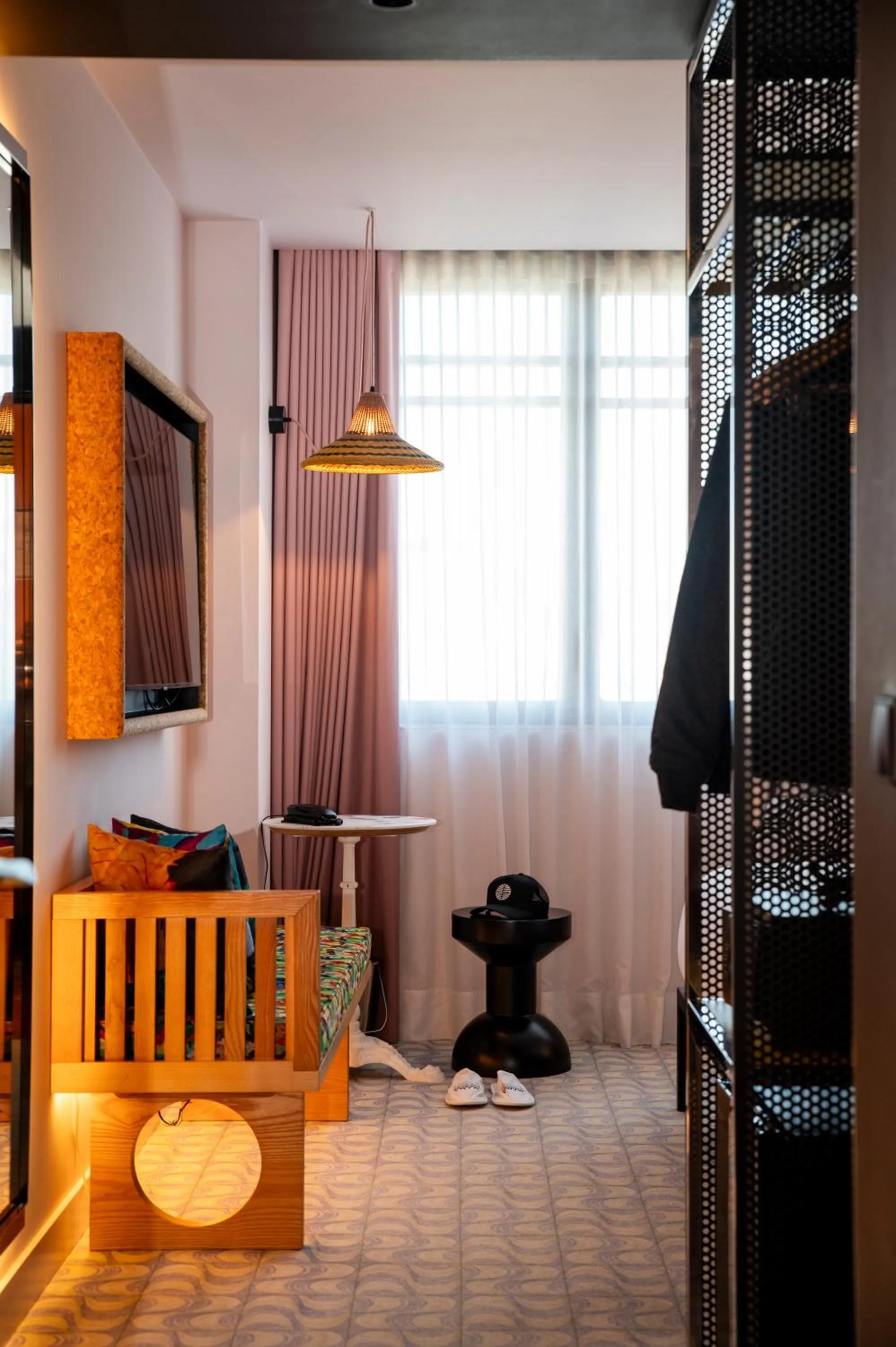 TV and multimedia in Mama Shelter Lisboa