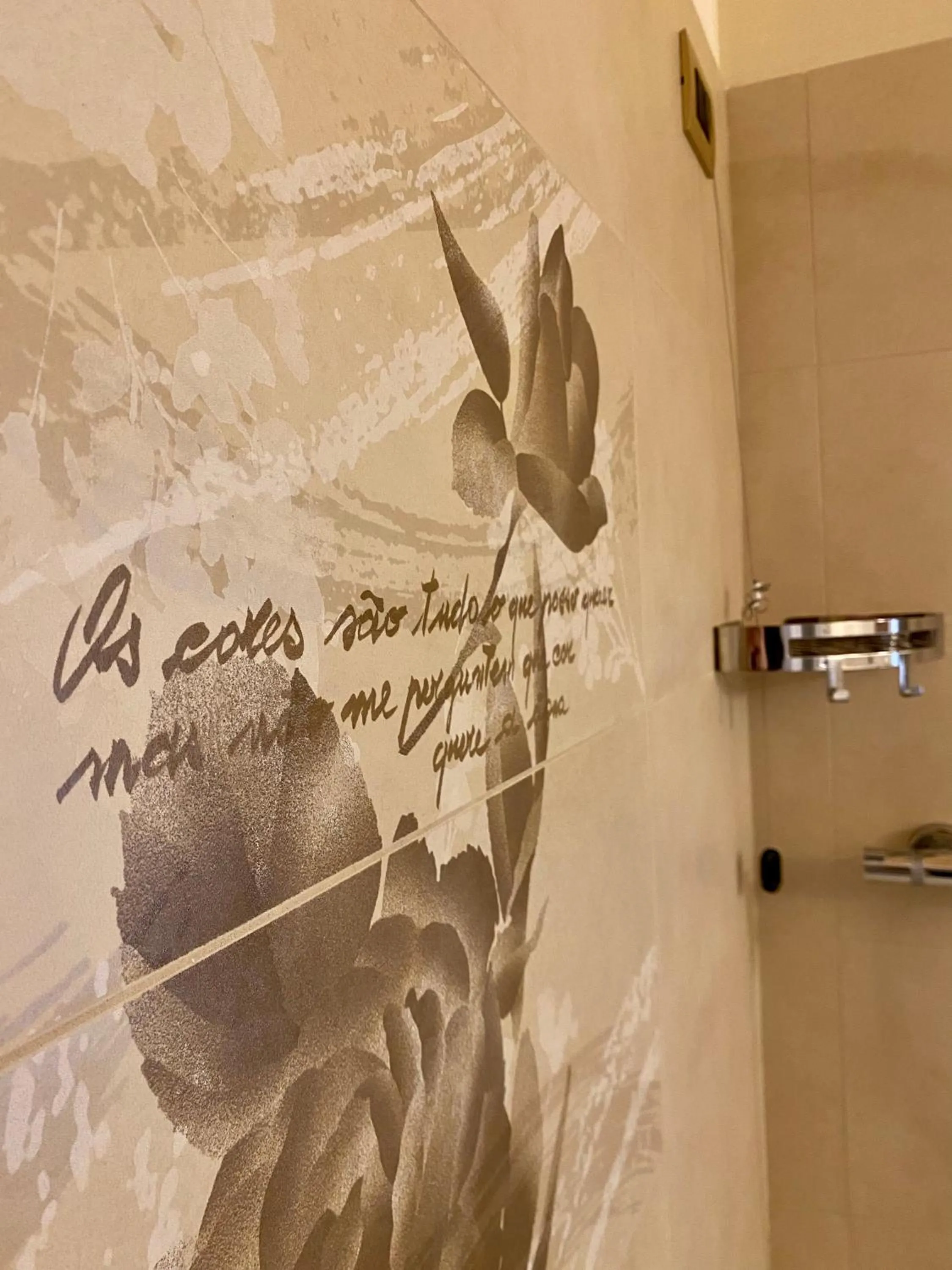 Shower in ROSETO HOLIDAYS AZZURRO