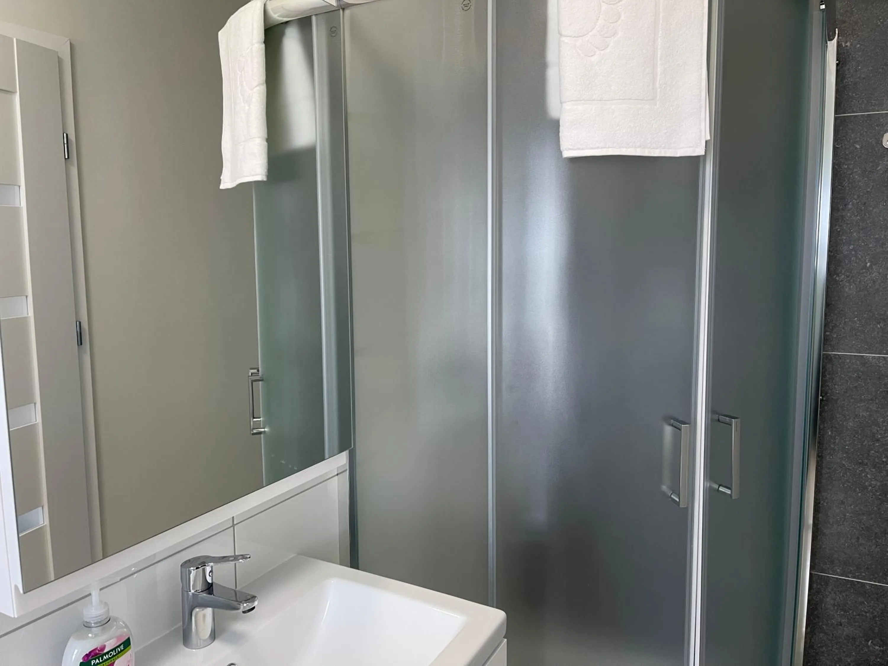 Bathroom in Helgrindur Guesthouse