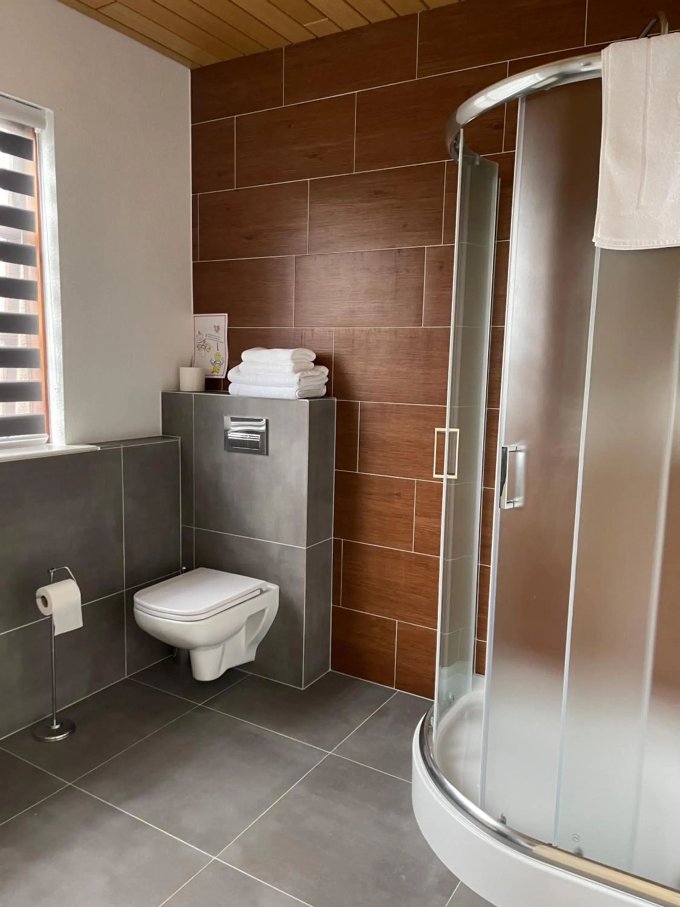 Bathroom in Helgrindur Guesthouse