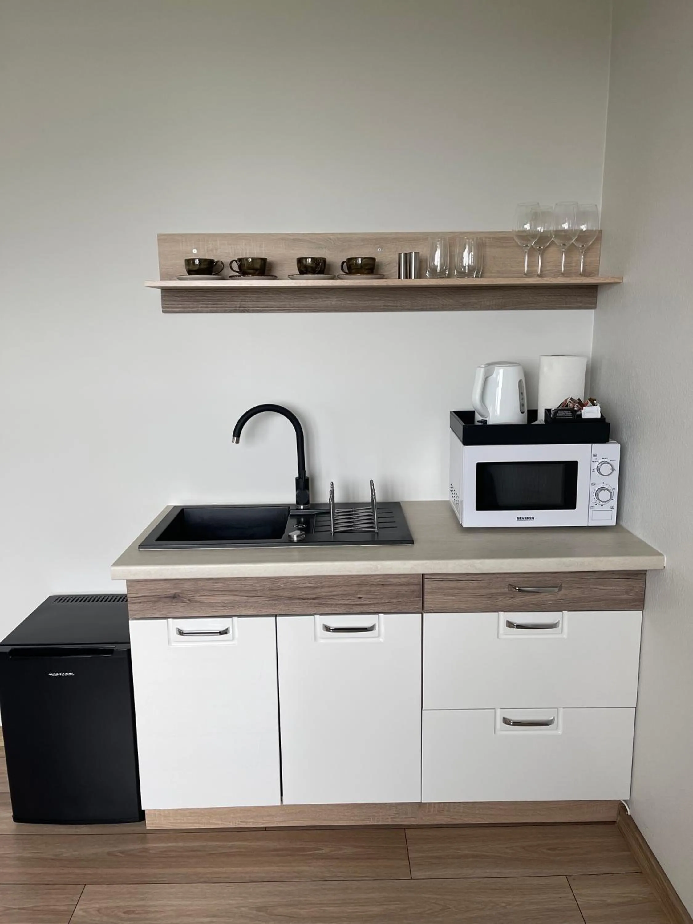 Kitchen or kitchenette in Helgrindur Guesthouse