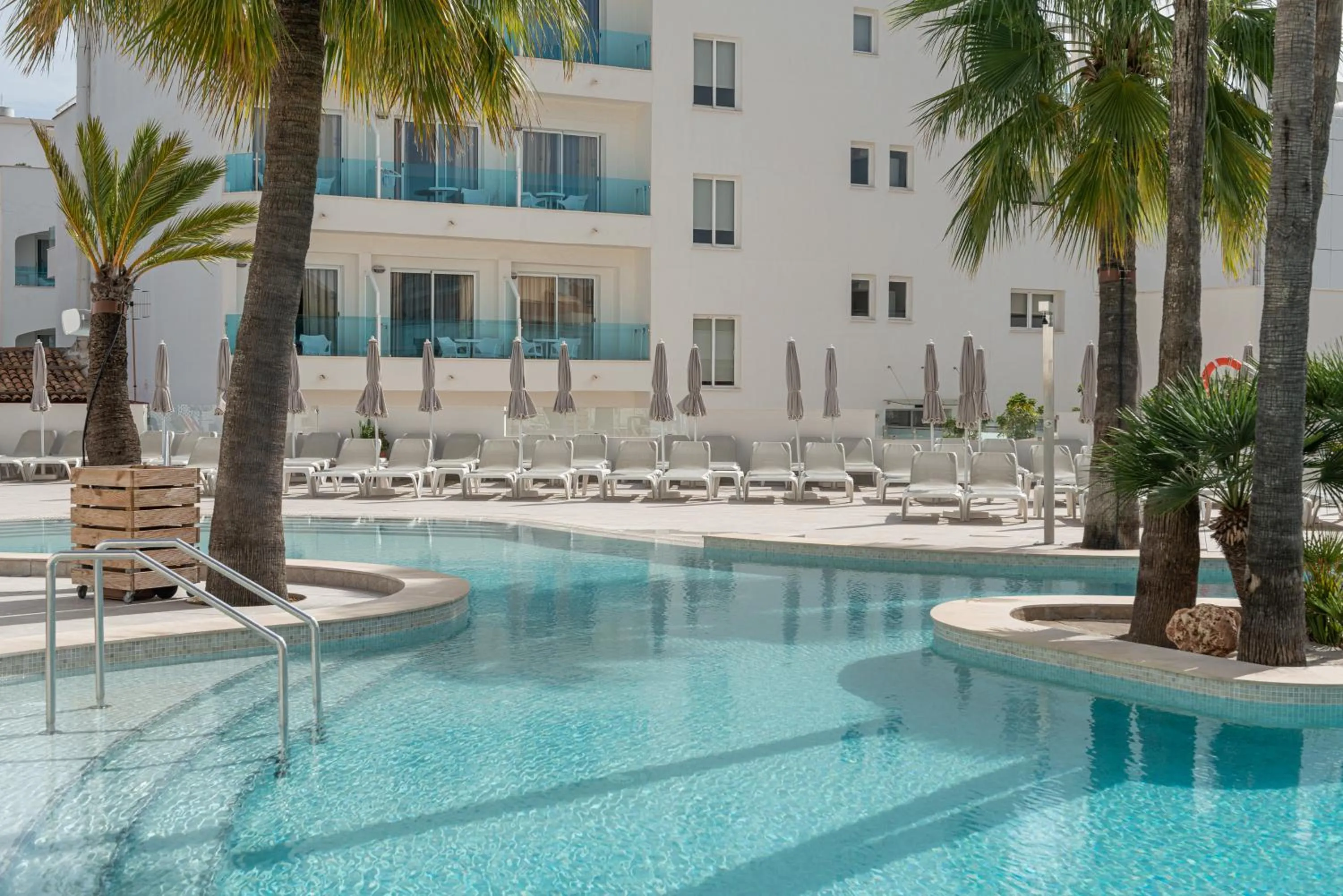 Pool view in Hotel Cala Bona