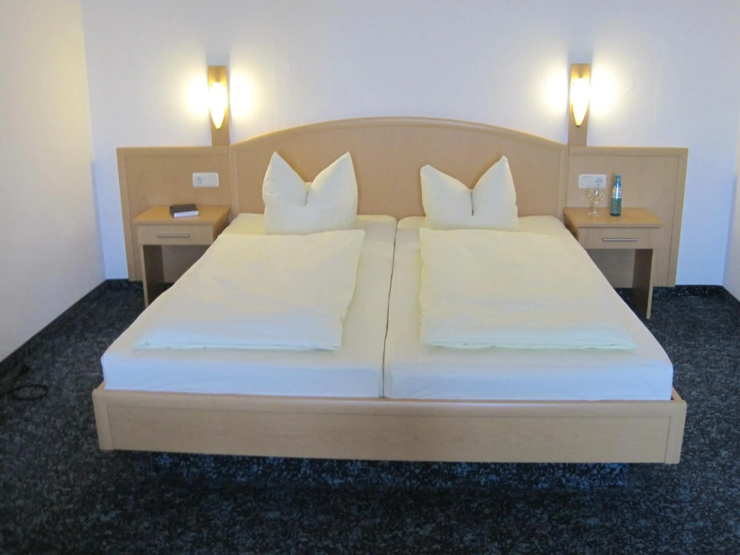 Room with 5 Beds in Hotel Jagermo Room with 5 Beds in Hotel Jagermo