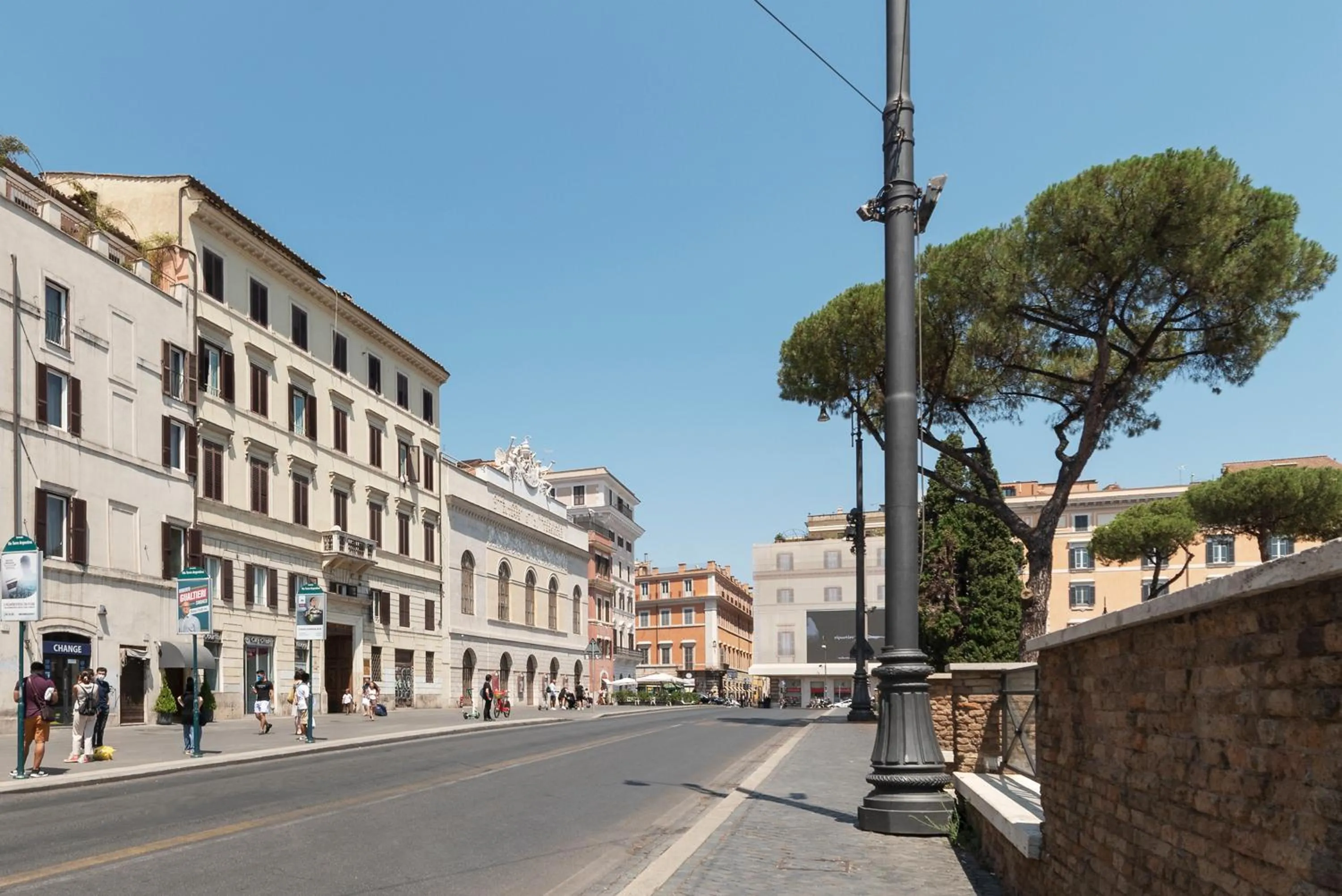 Neighbourhood in Largo di Torre Argentina Apartment