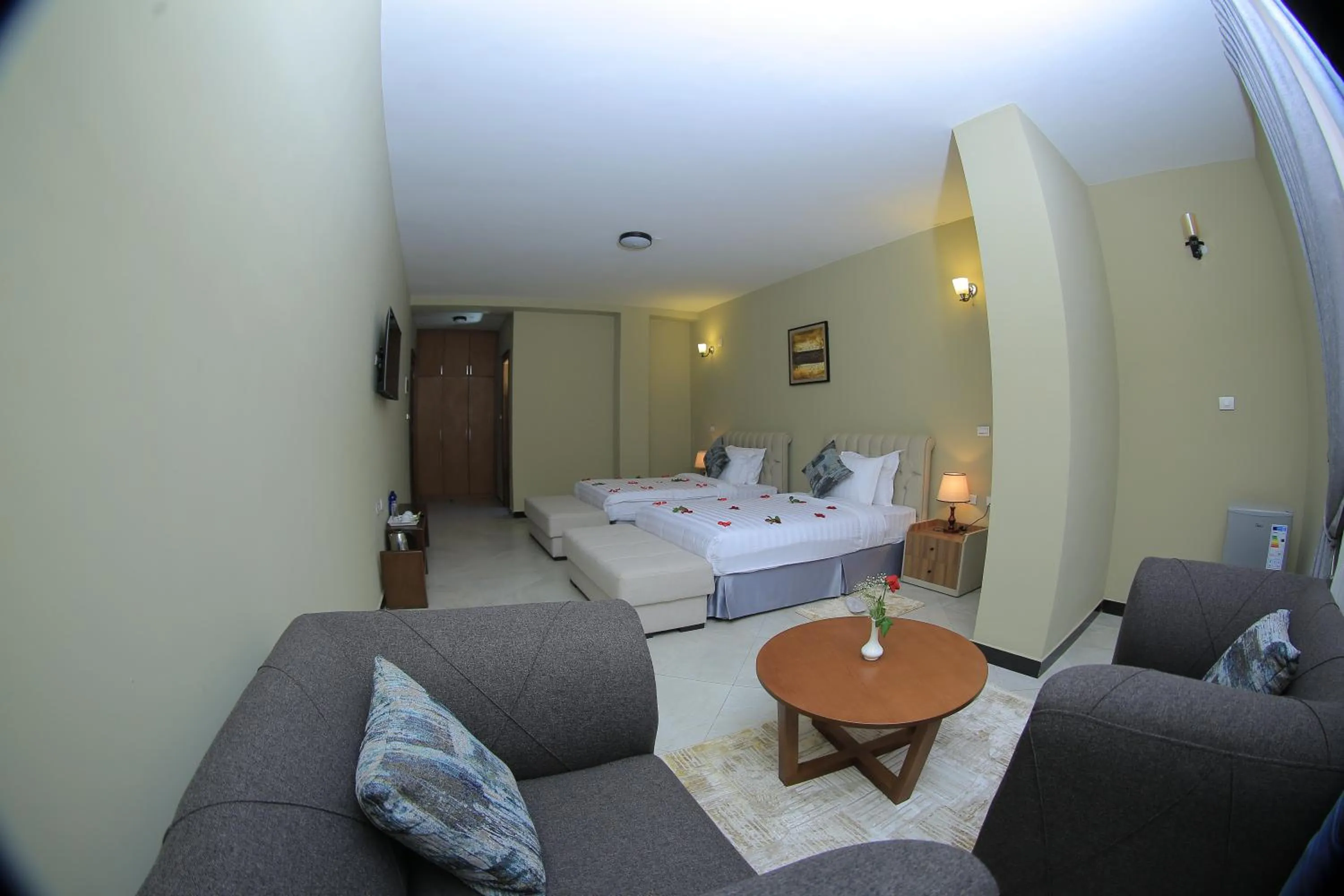 Photo of the whole room, Bed in Daisy Hotel