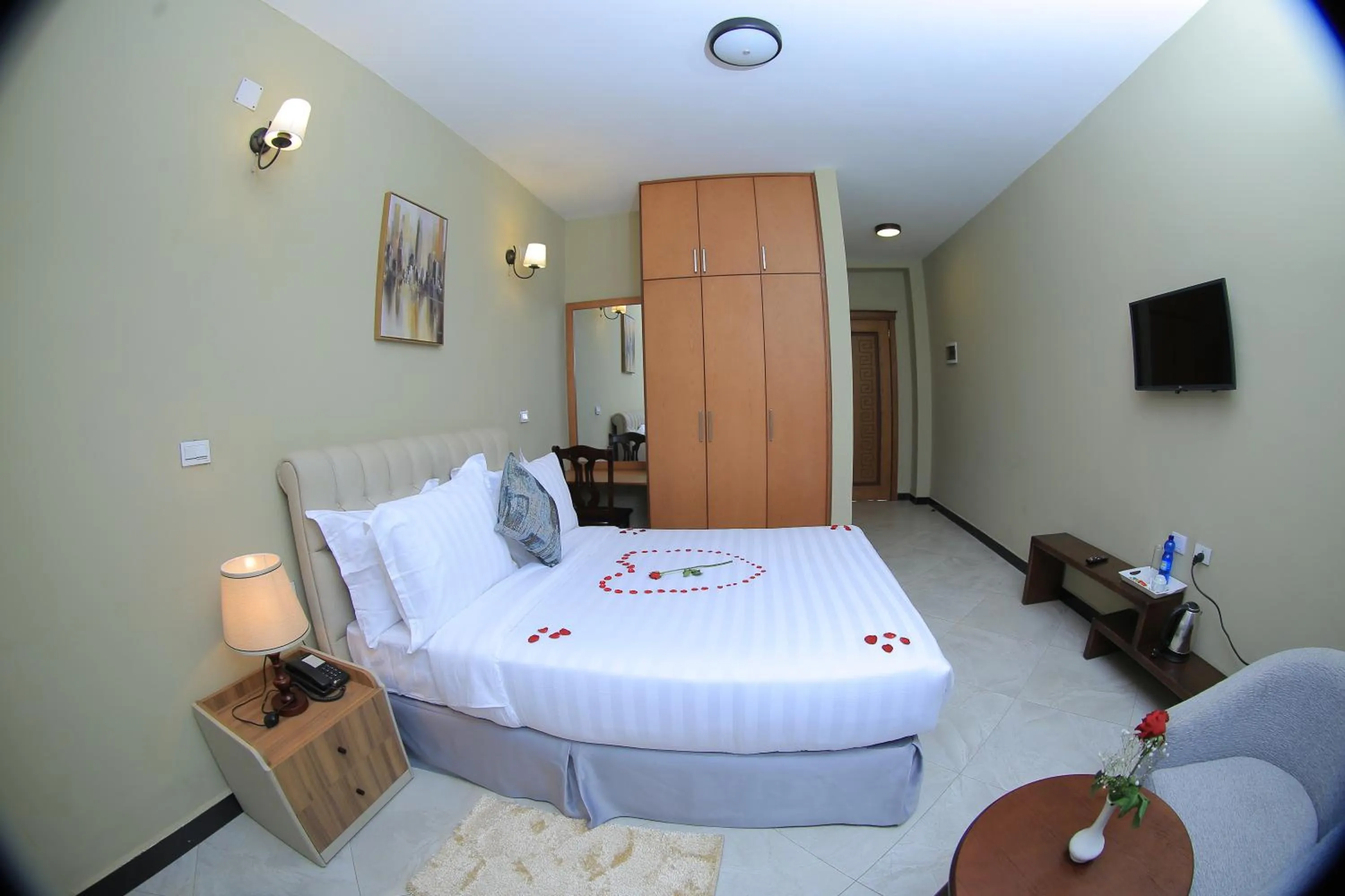 Photo of the whole room, Bed in Daisy Hotel