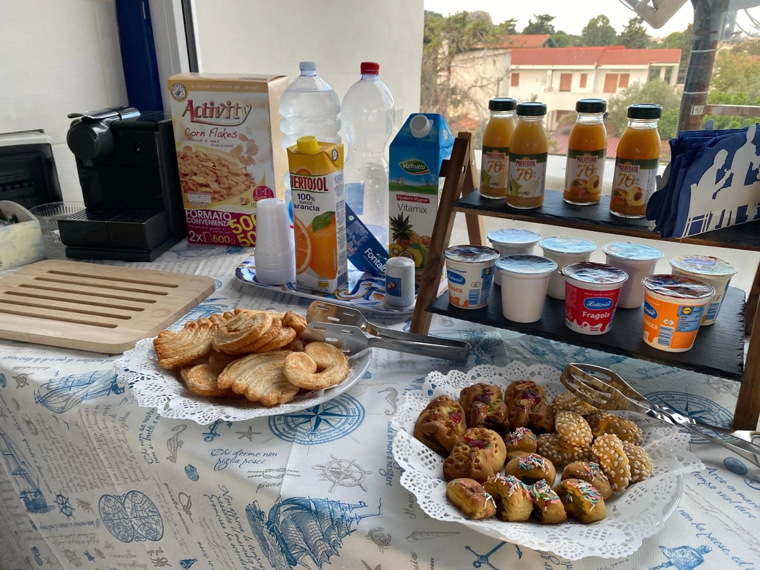 Buffet breakfast in B&B Torre Pozzillo