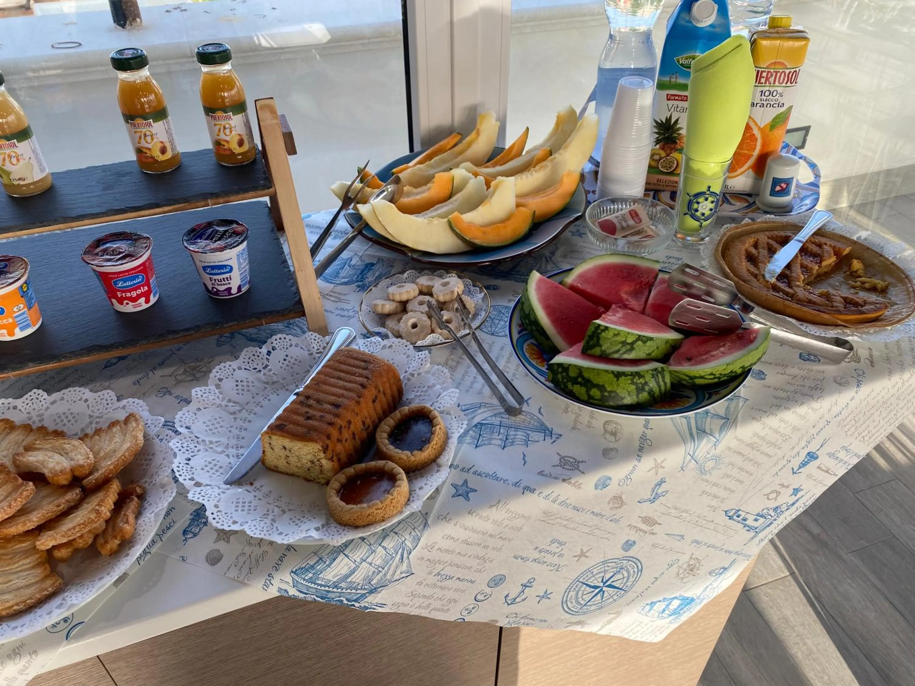 Food and drinks in B&B Torre Pozzillo