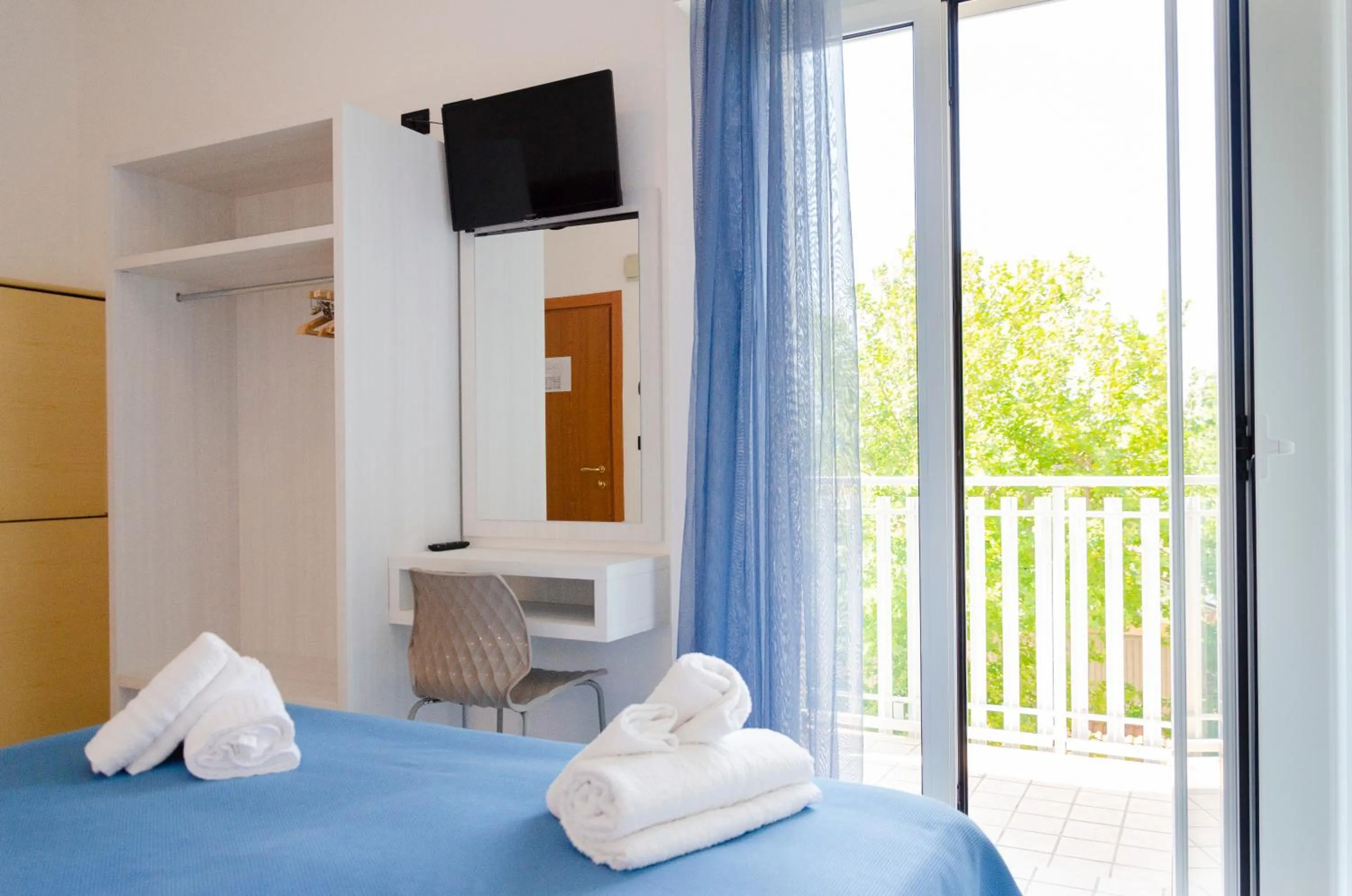 Photo of the whole room, Bed in Hotel Stella Alpina