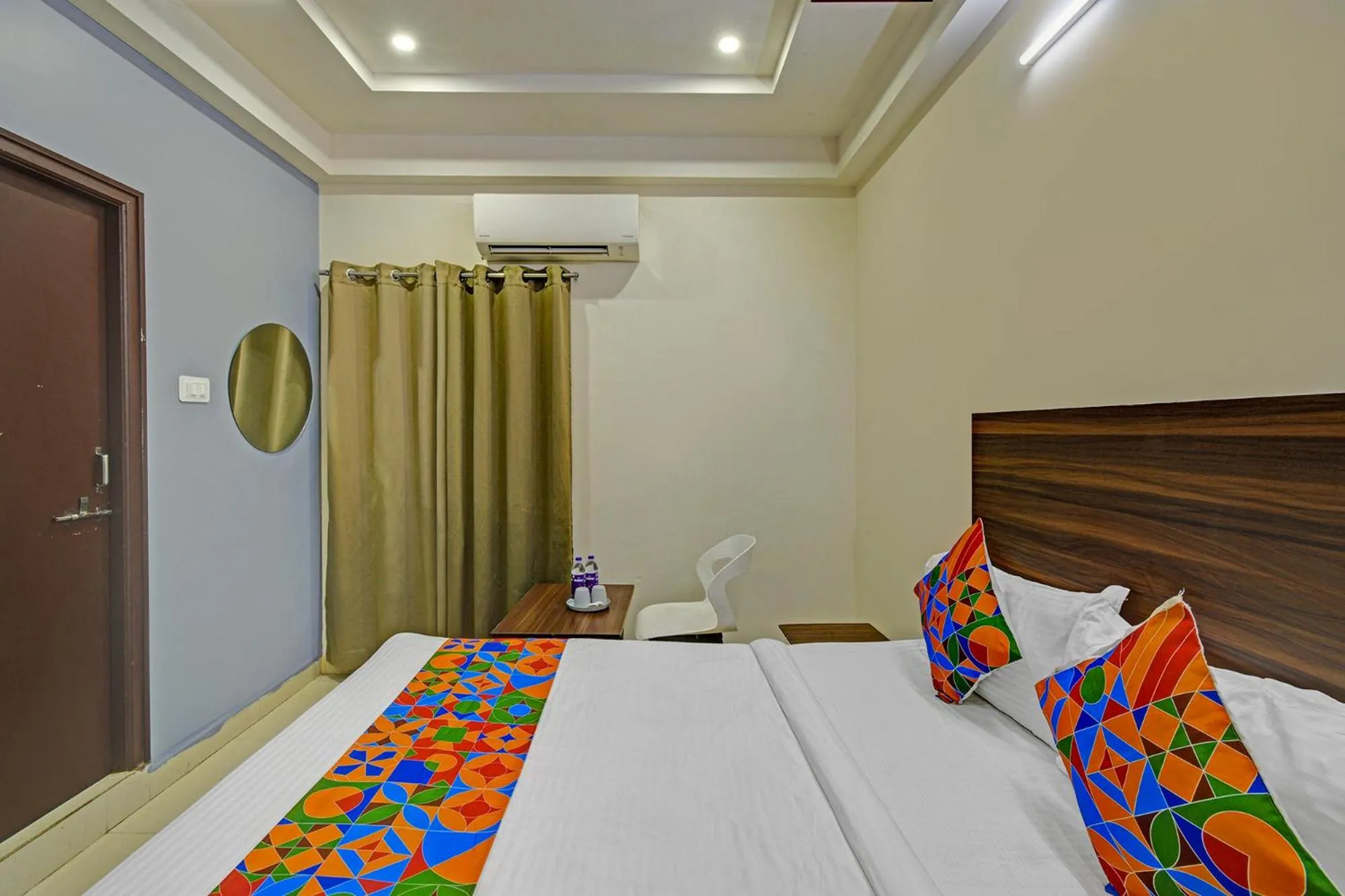 Bed in FabHotel White House Leo