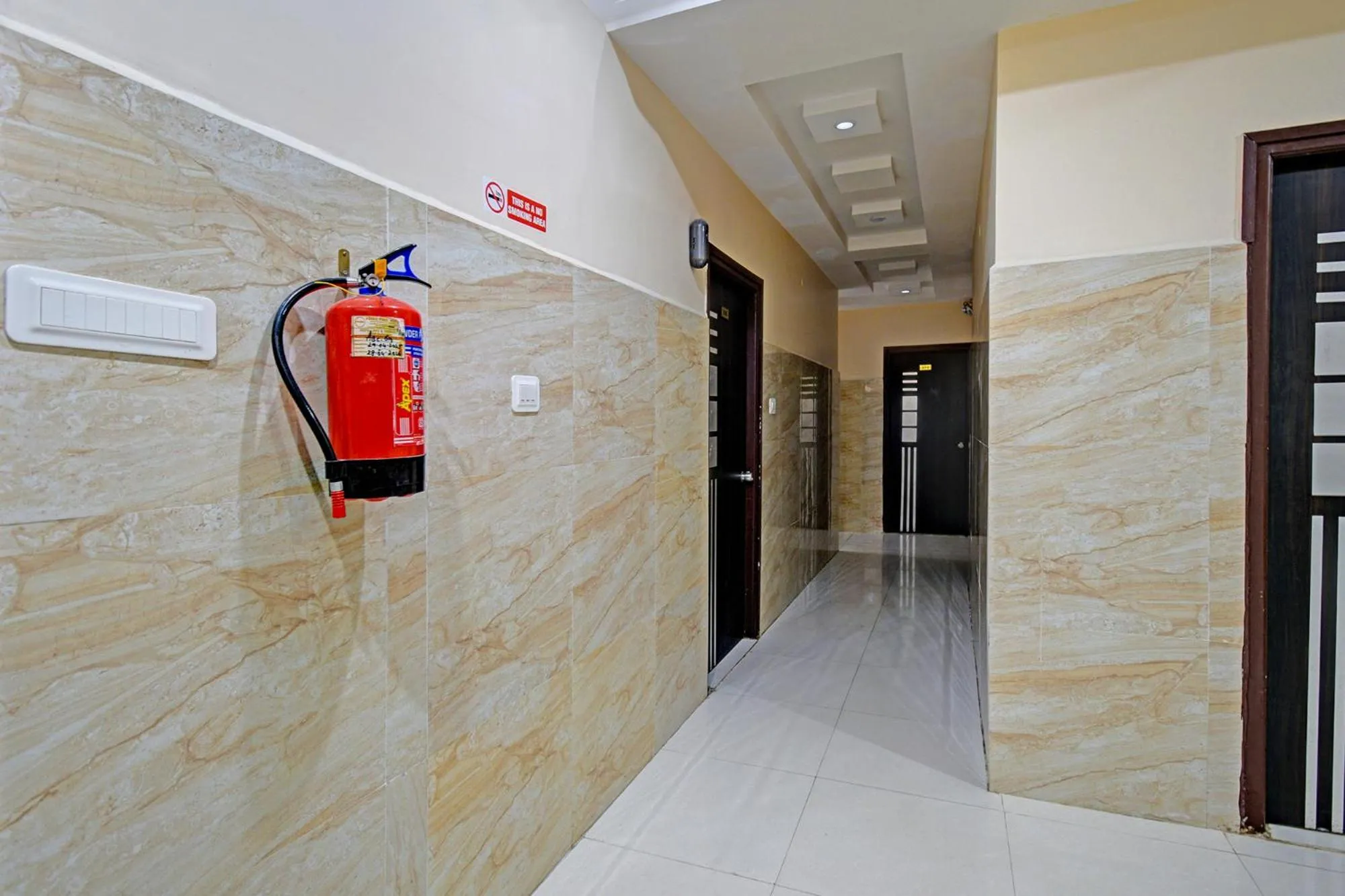 Lobby or reception in FabHotel White House Leo