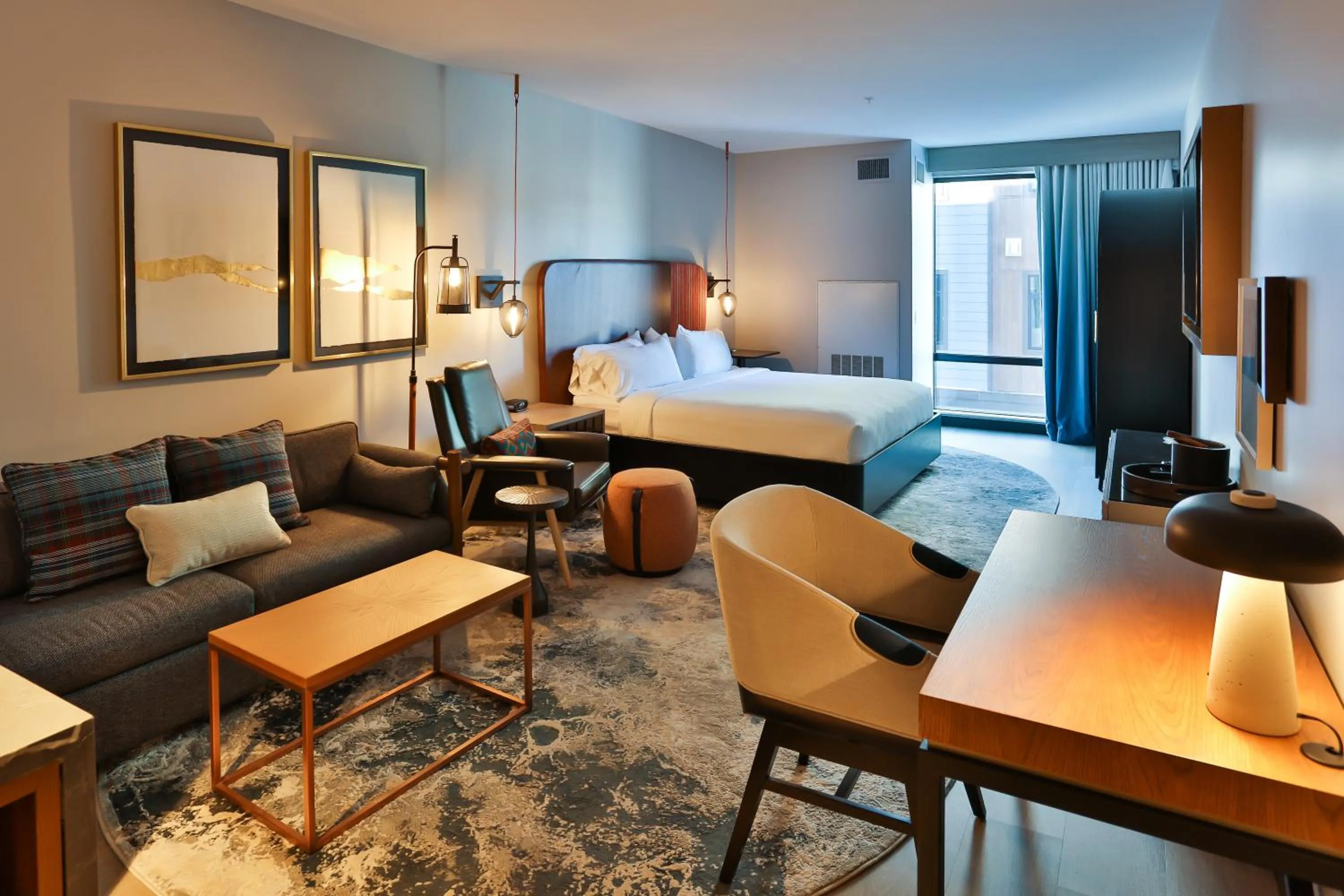 Seating area, Bed in Hotel Indigo - Silverthorne by IHG