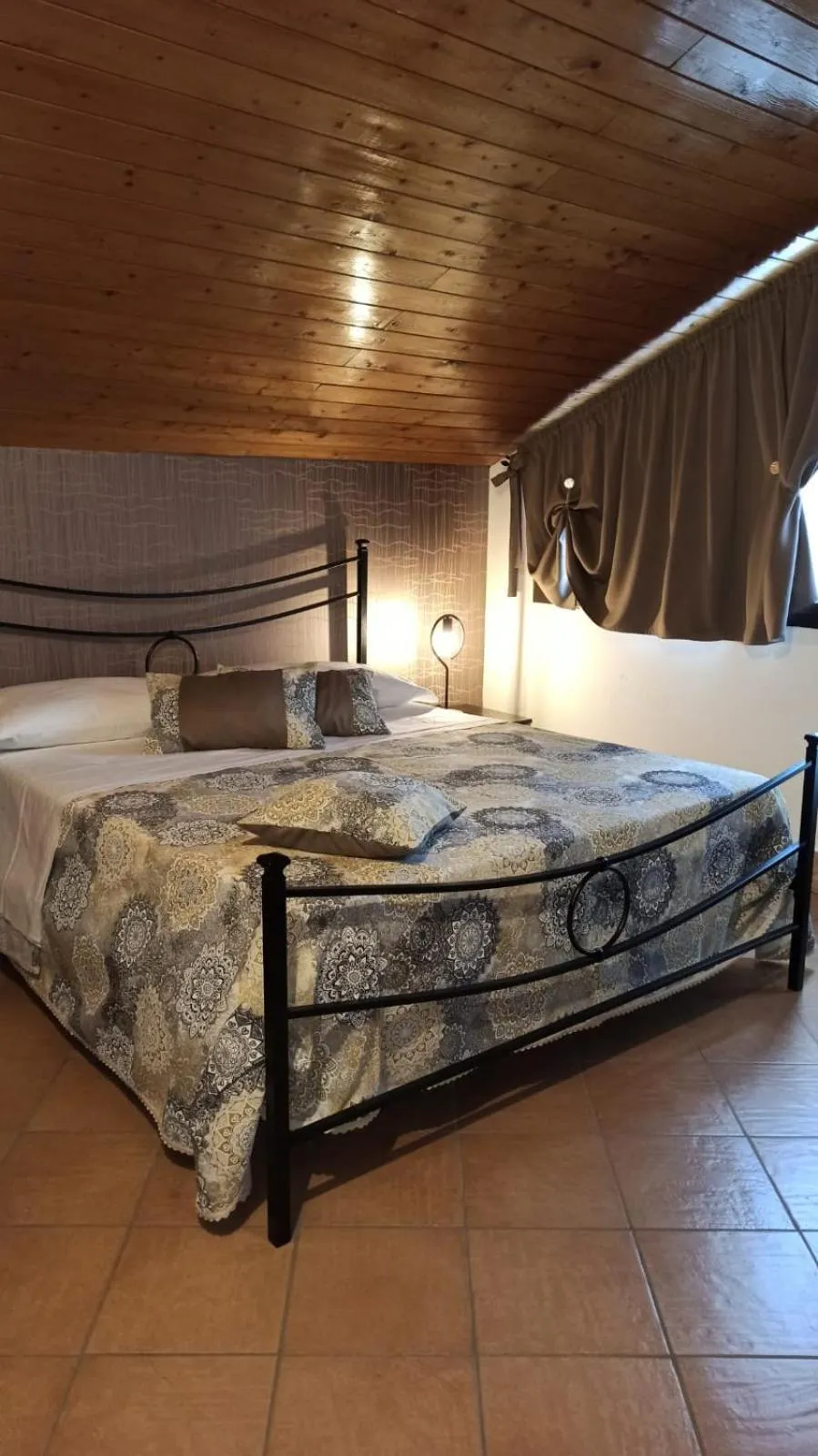 Bed in Original Sicily