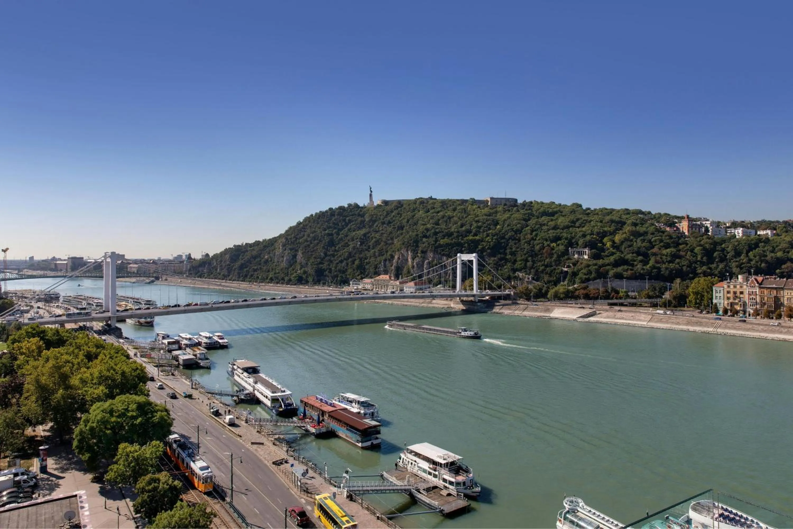 Photo of the whole room in Budapest Marriott Hotel