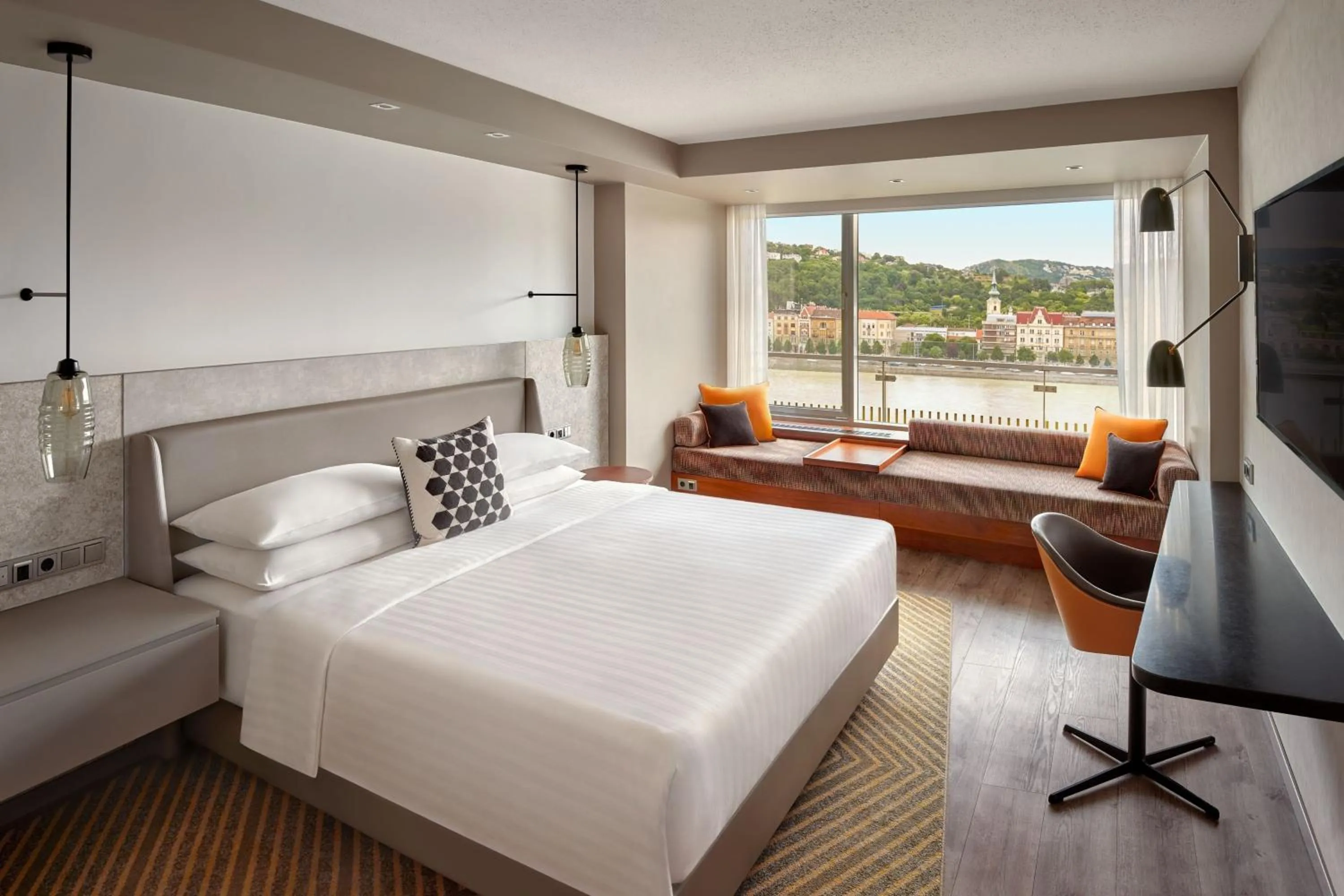 Photo of the whole room, Bed in Budapest Marriott Hotel