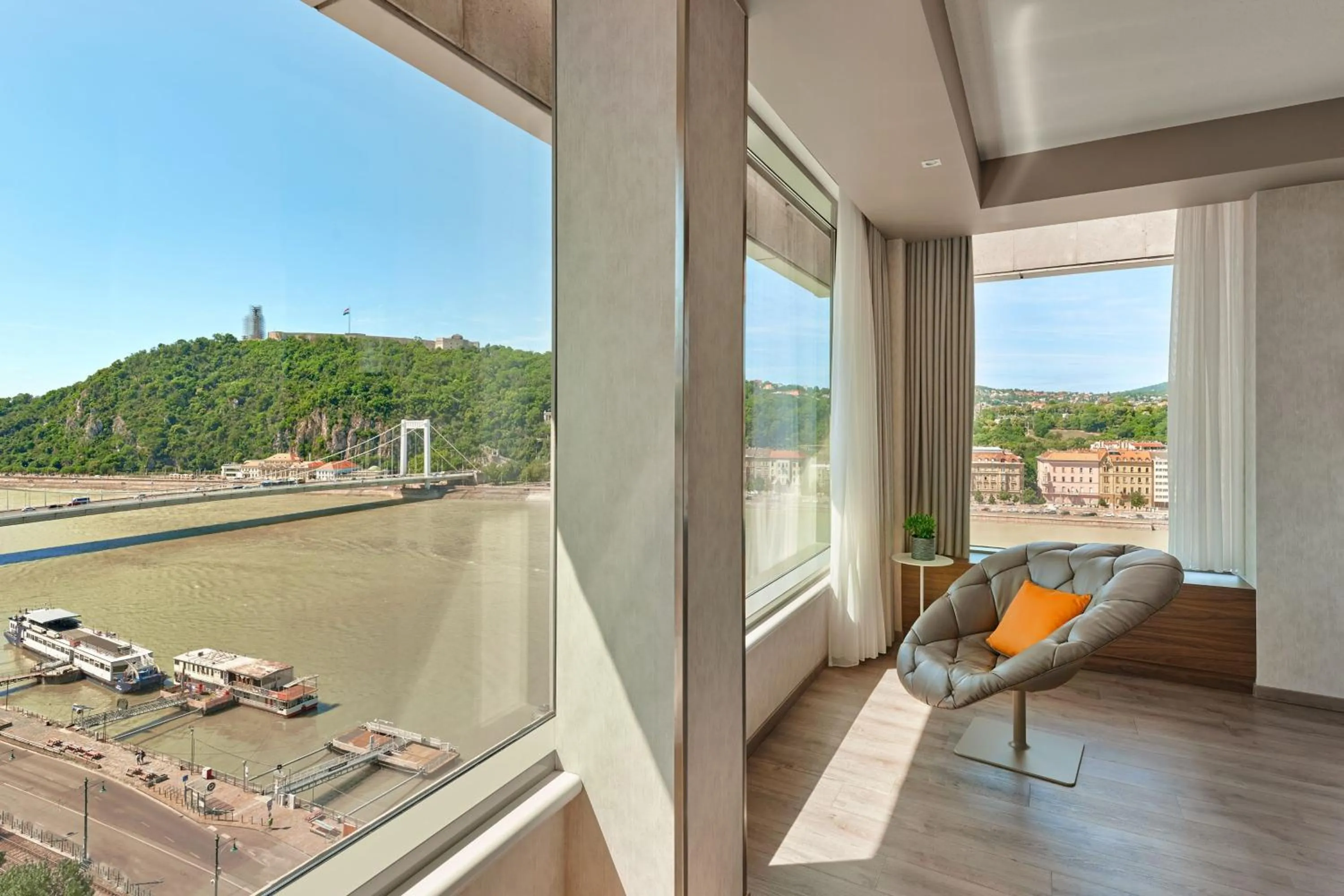 Bedroom in Budapest Marriott Hotel