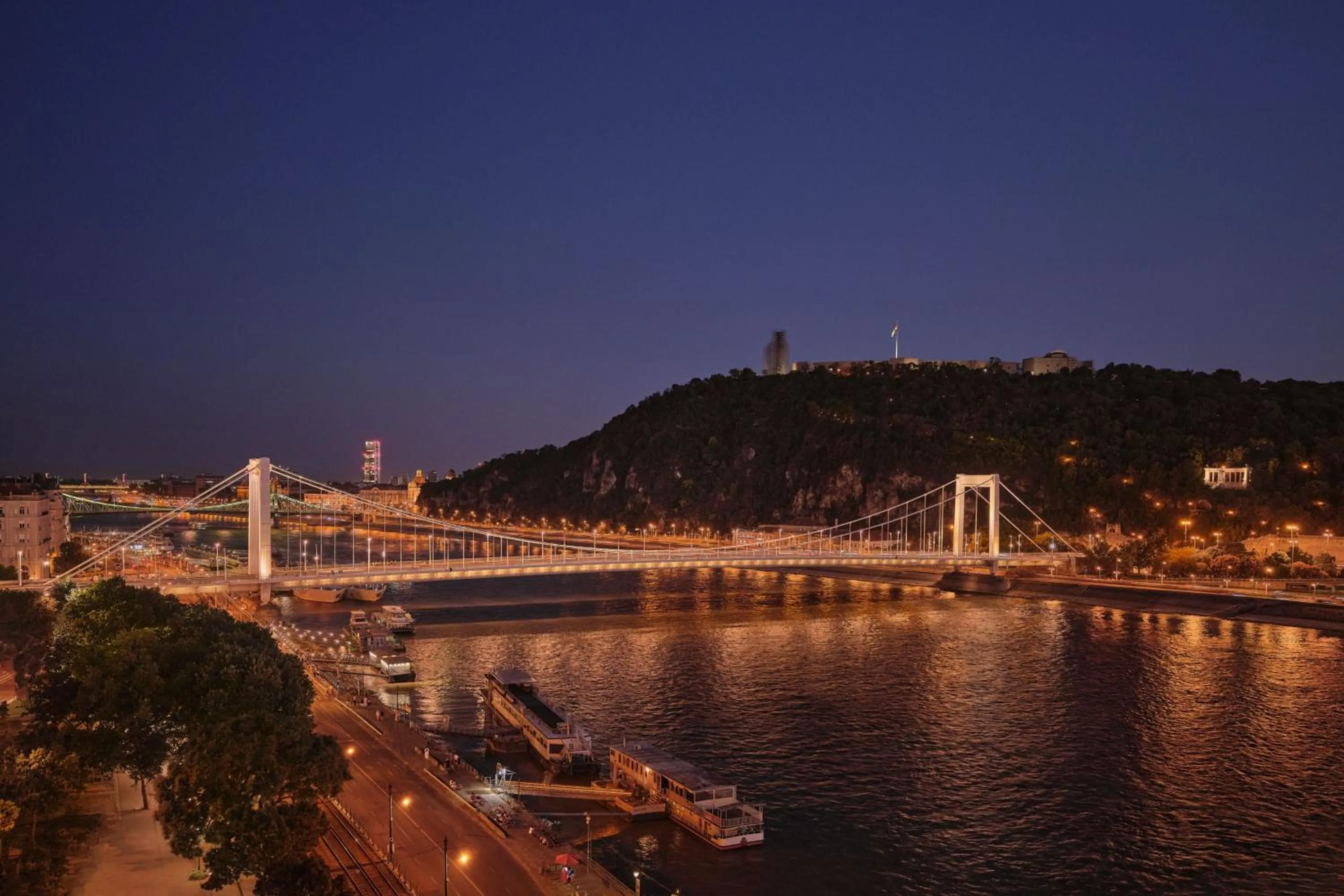 Photo of the whole room in Budapest Marriott Hotel