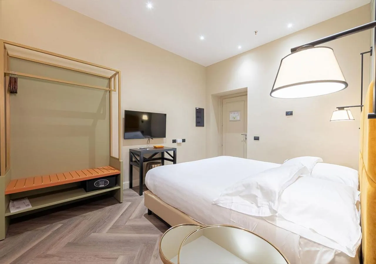 Bedroom, Bed in Hotel Astoria