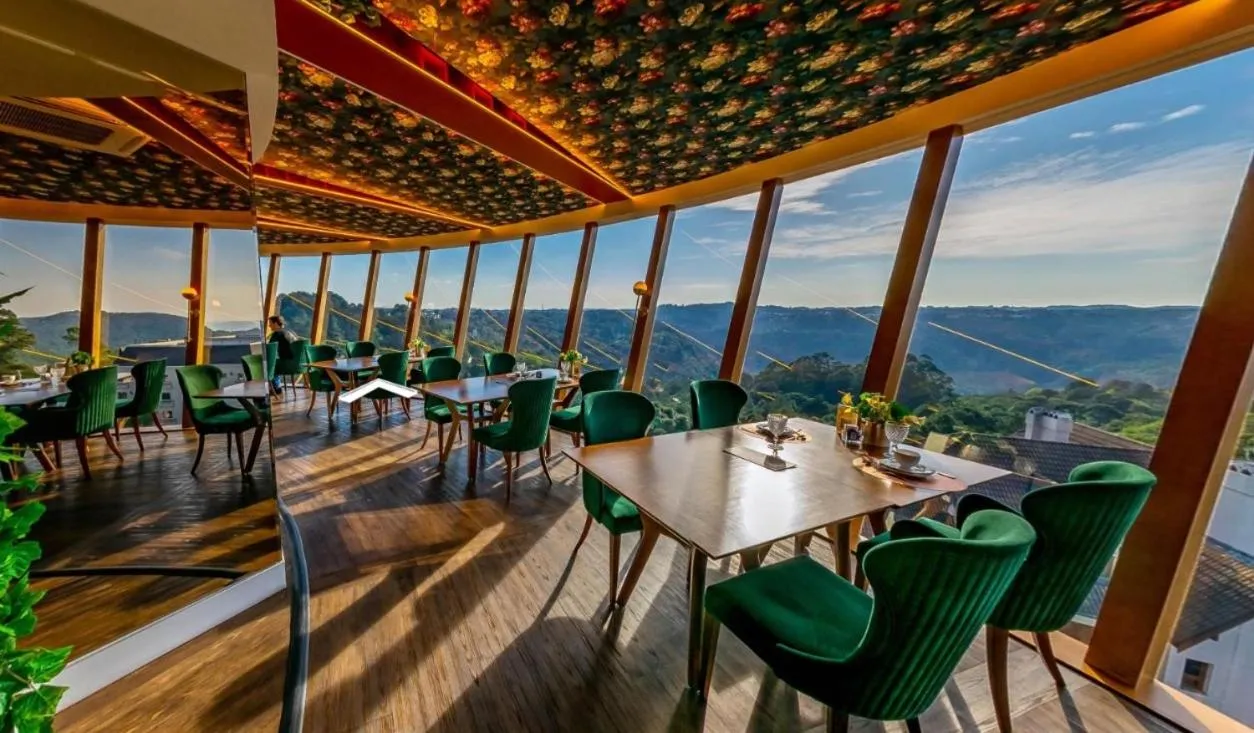 Restaurant/places to eat in Hotel e Restaurante GIRATÓRIO RF Vision - A melhor vista 360 de Gramado