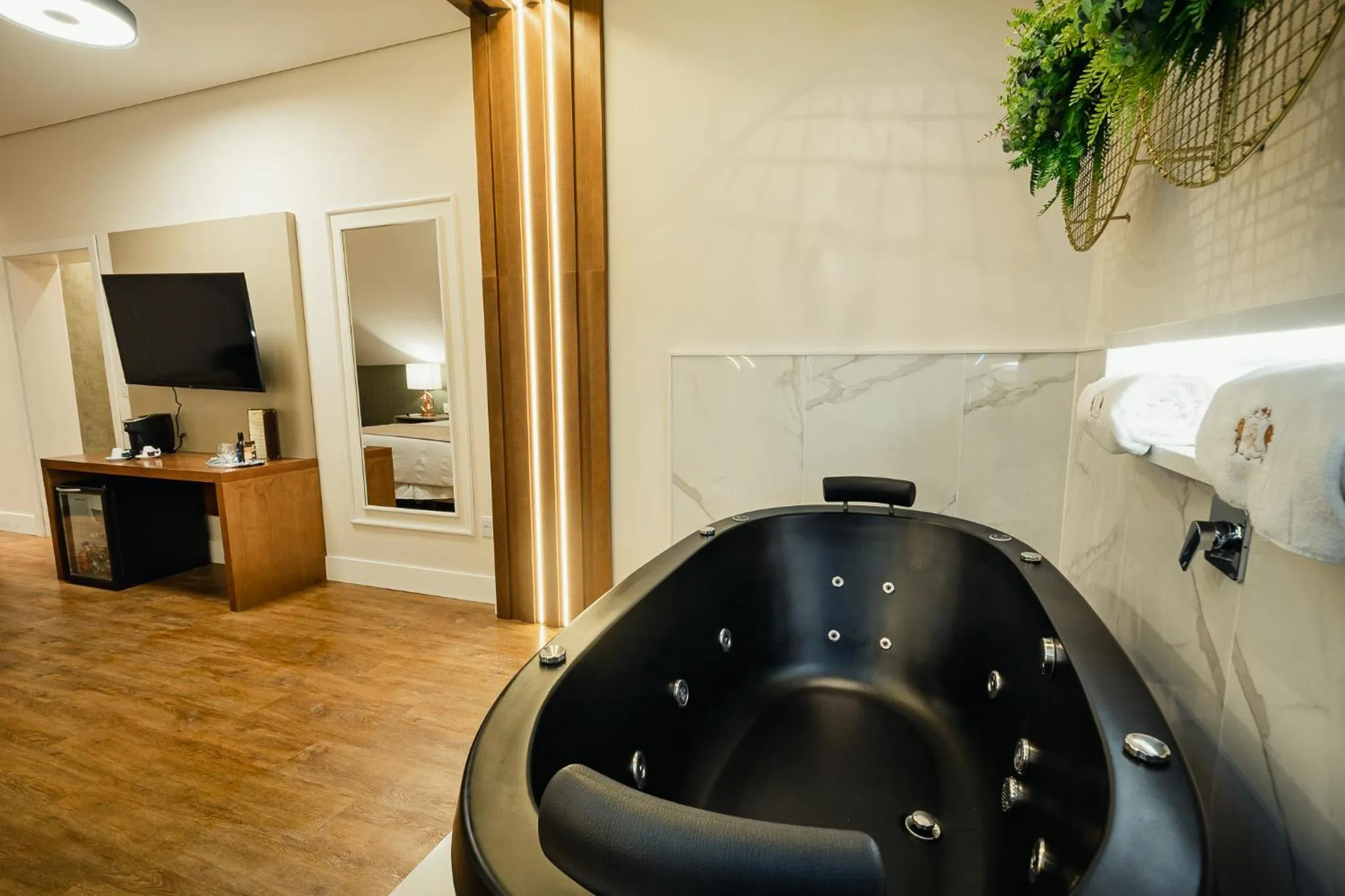 Hot Tub in Hotel e Restaurante GIRATÓRIO RF Vision - A melhor vista 360 de Gramado