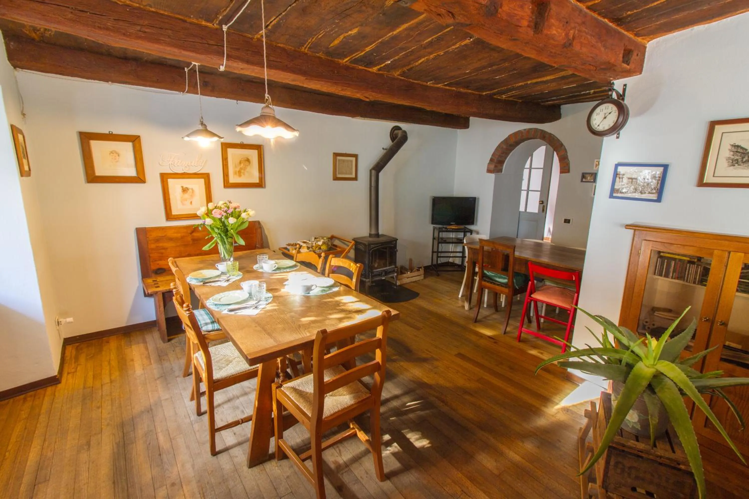 Communal kitchen in Casa Tomà
