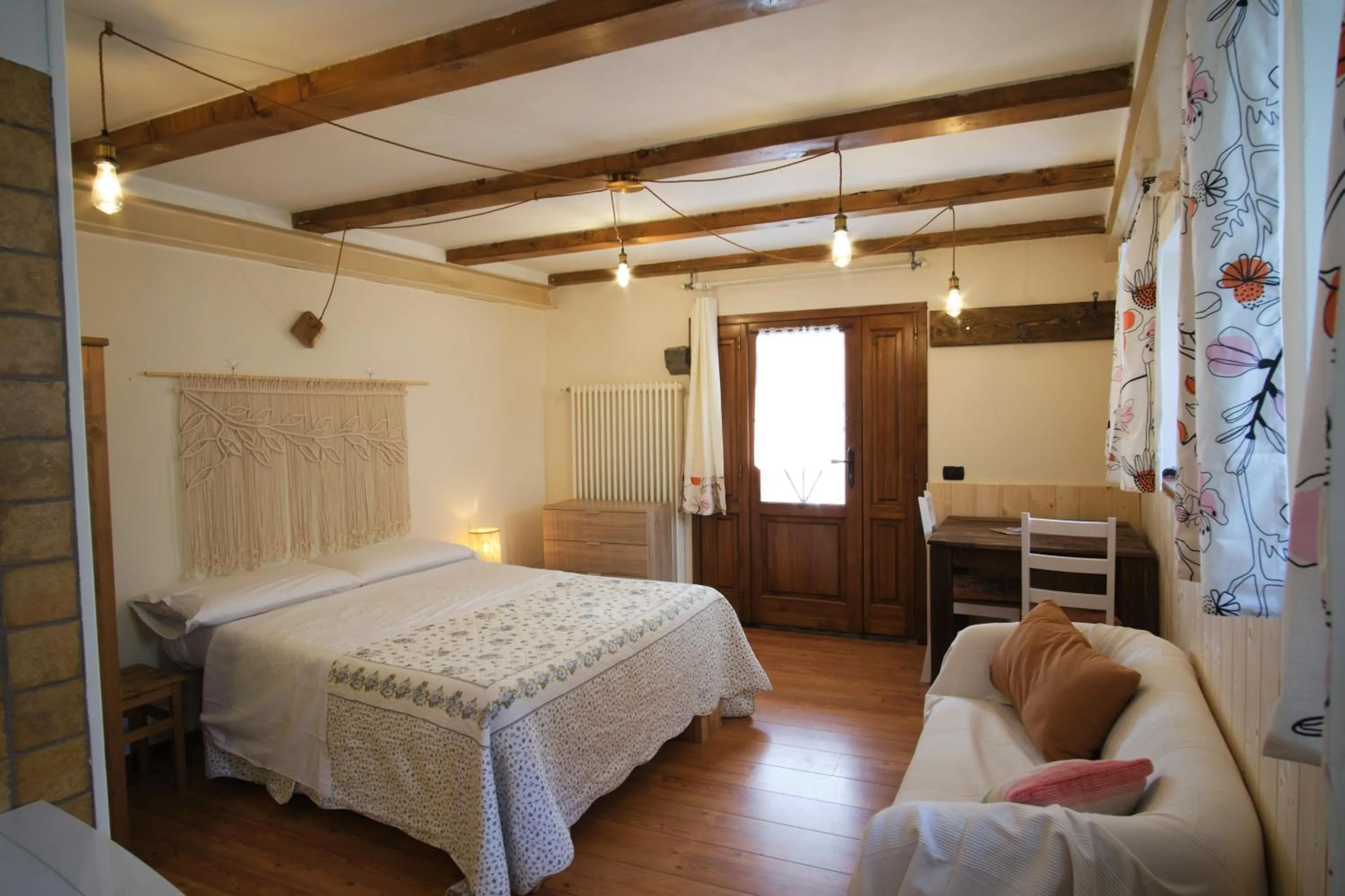 Bedroom, Bed in Casa Tomà