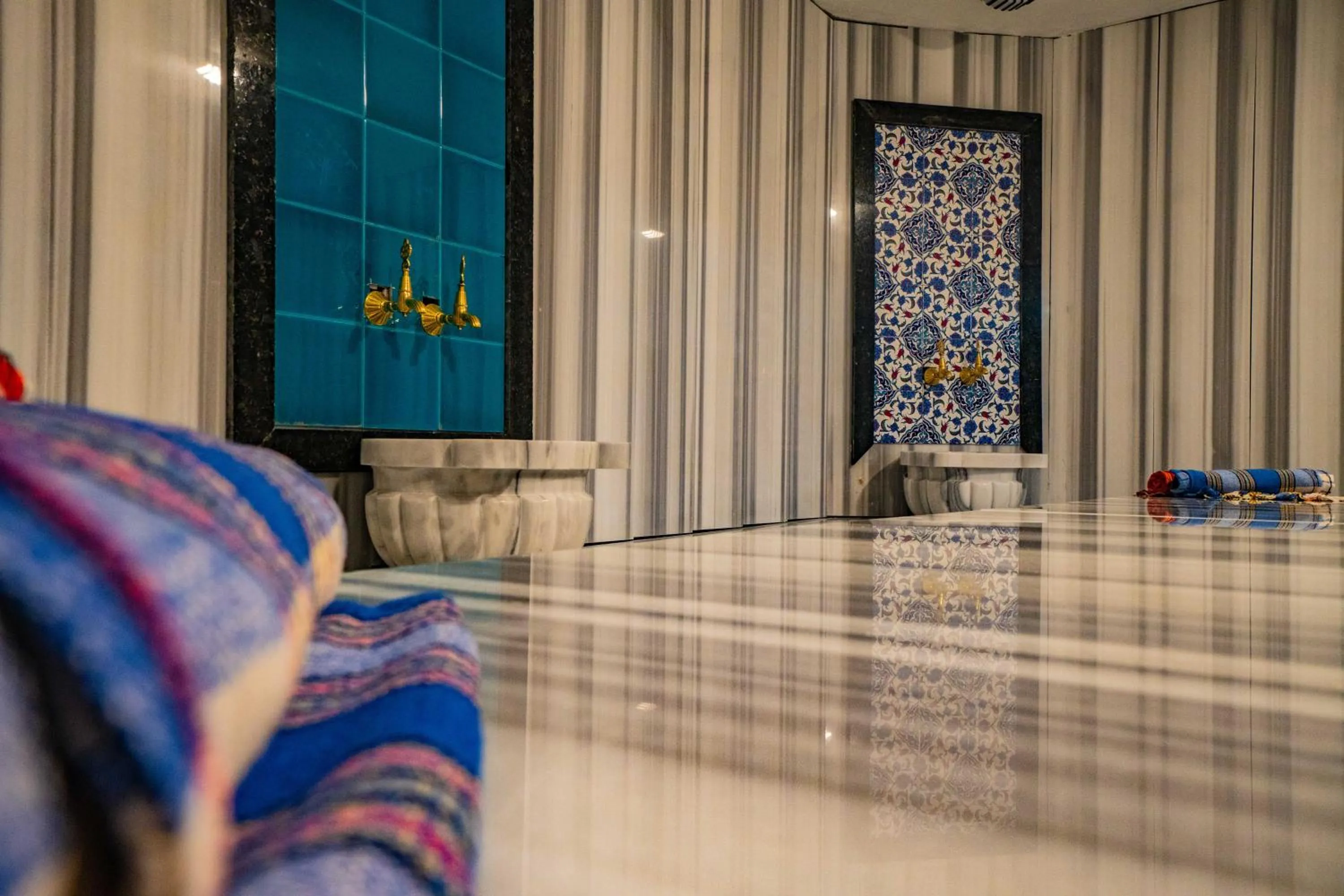 Shower in Prenses Sealine Beach Hotel